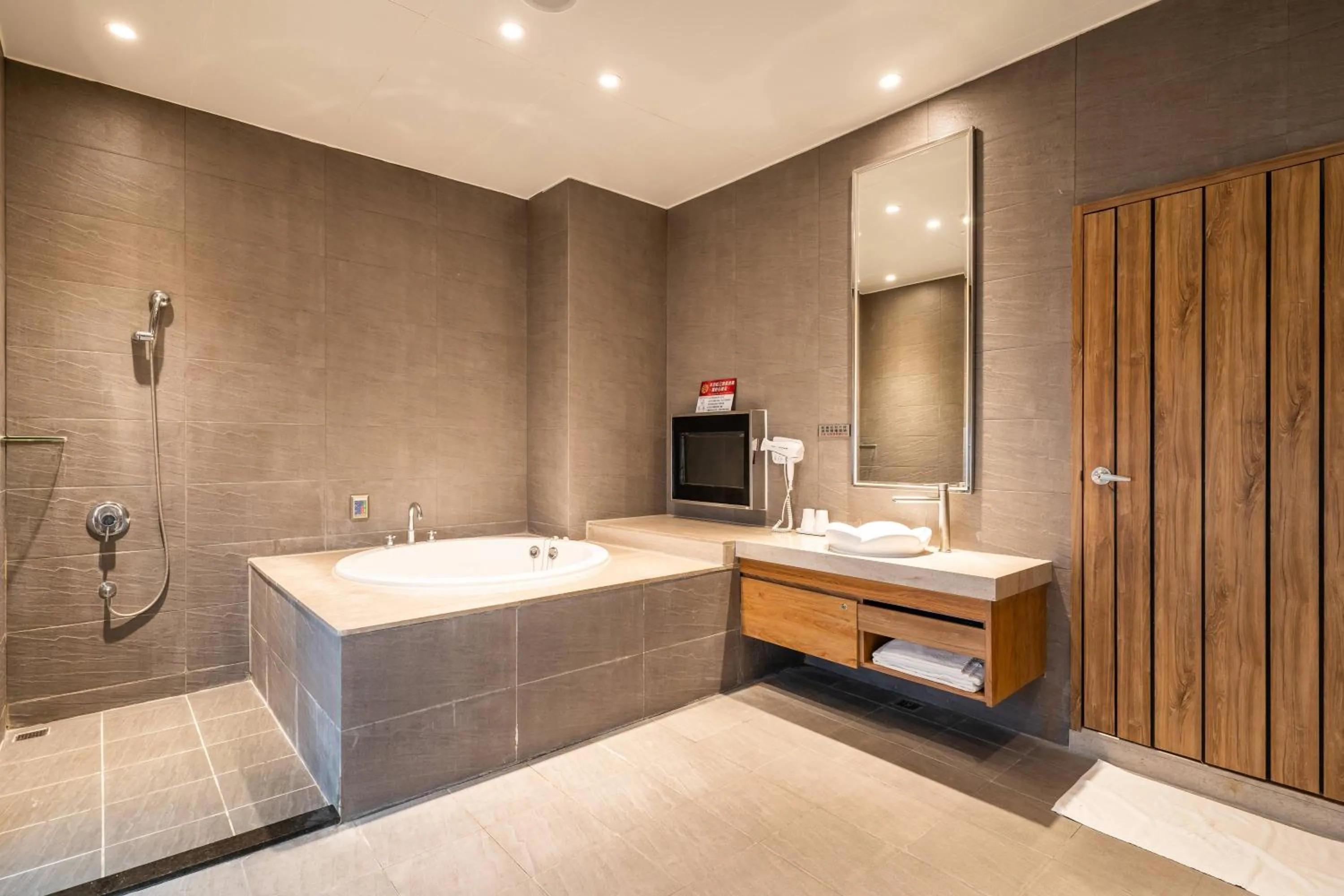 Photo of the whole room in Aquarius Motel