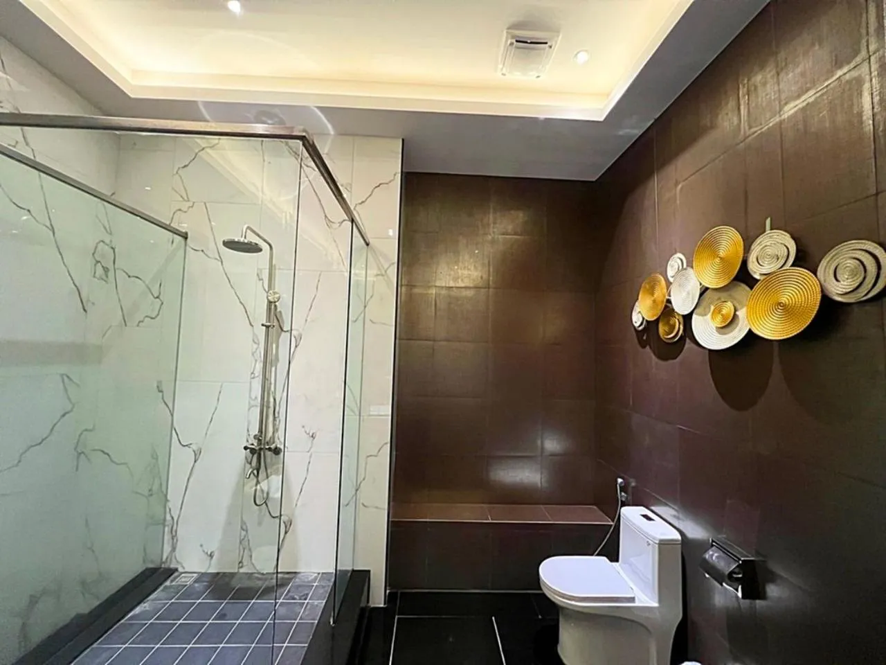 Bathroom in Aquarius Motel