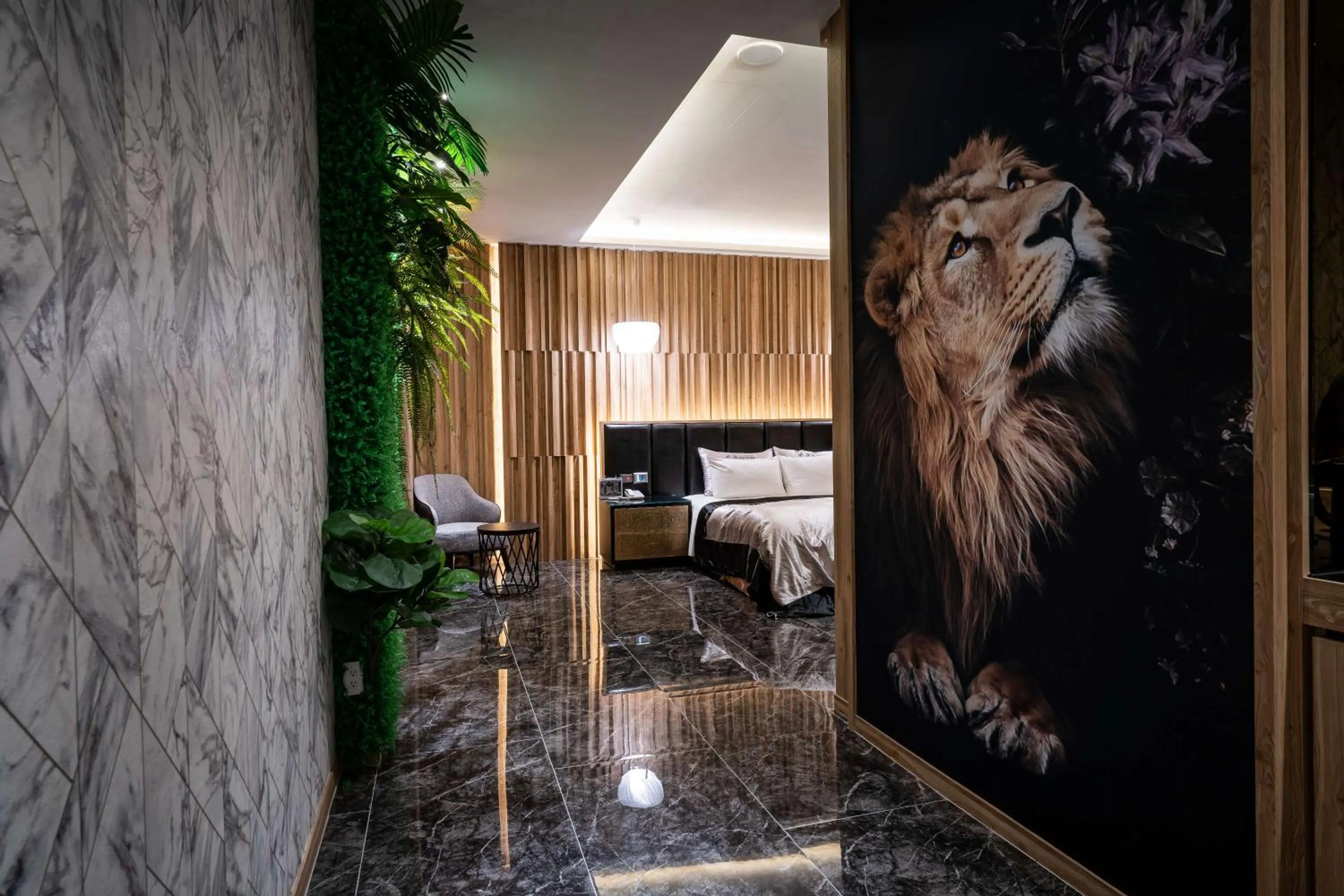 Photo of the whole room, Bed in Aquarius Motel