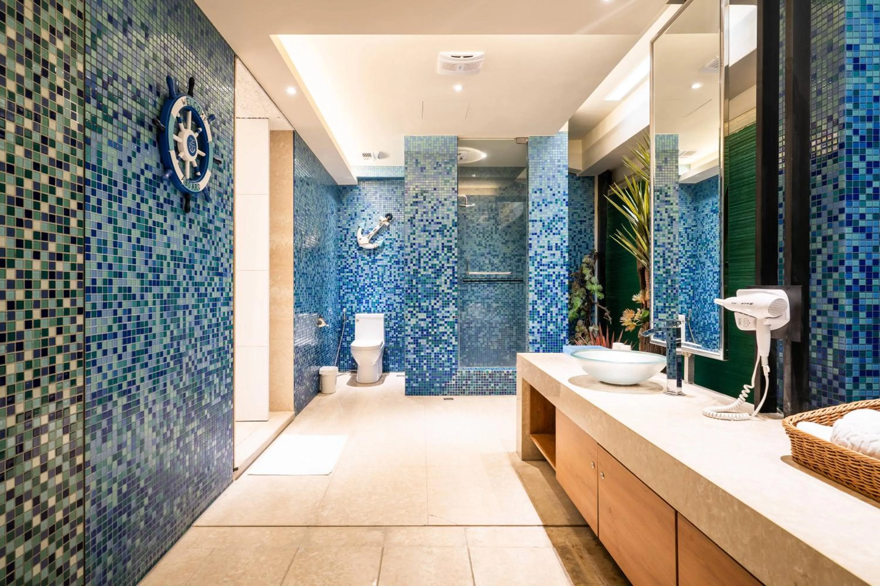 Bathroom in Aquarius Motel