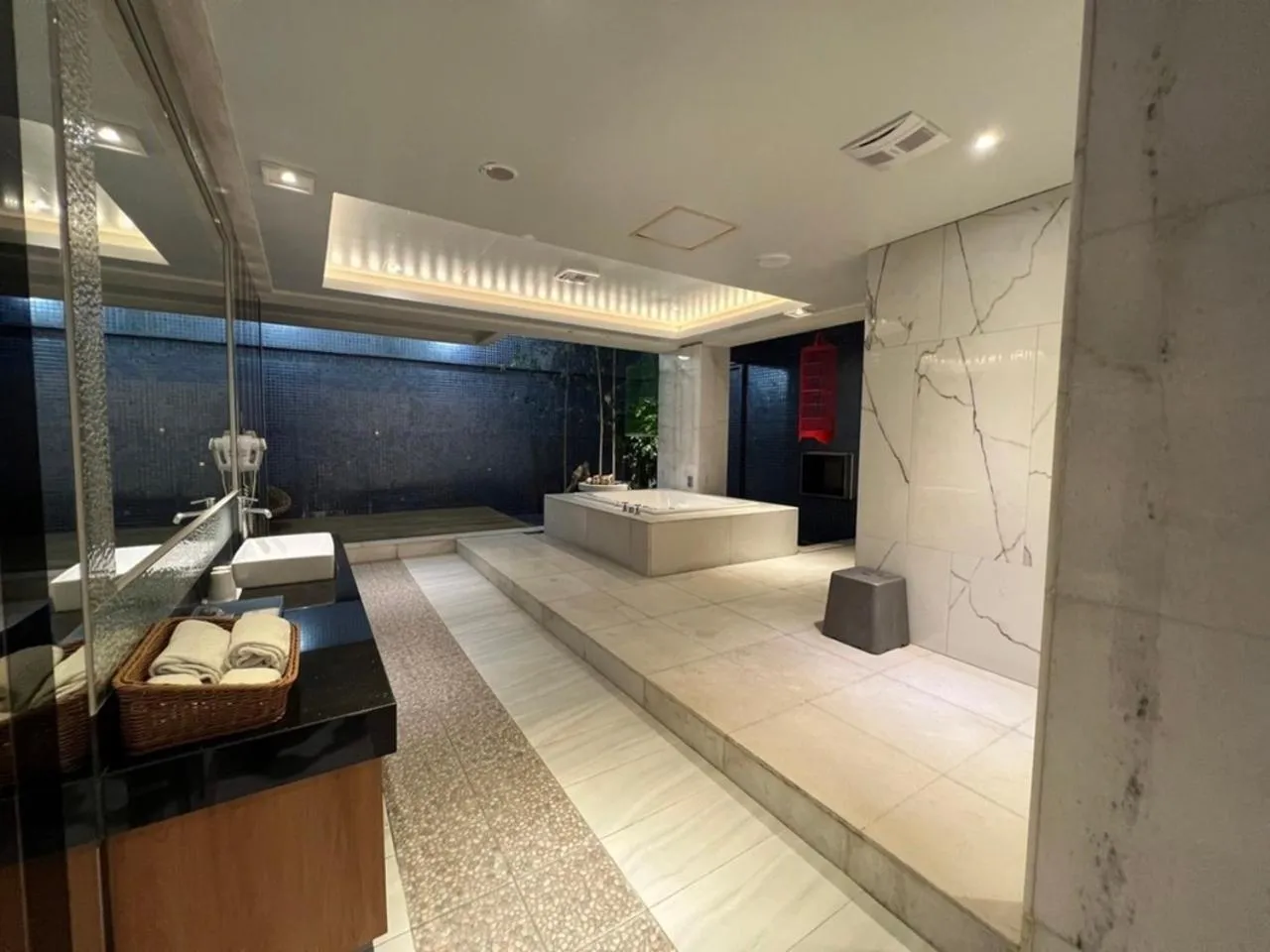 Photo of the whole room in Aquarius Motel