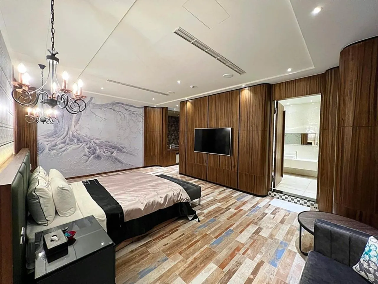 Photo of the whole room, Bed in Aquarius Motel