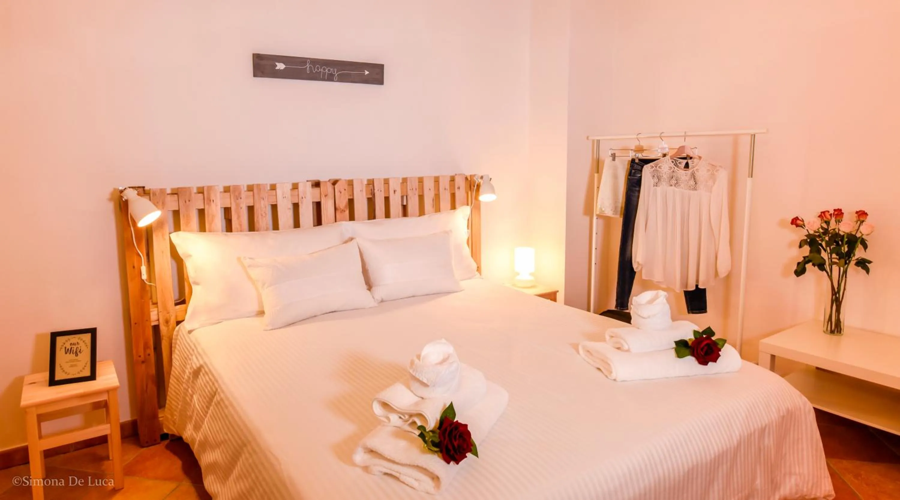 Photo of the whole room, Bed in Bonjour Bonheur