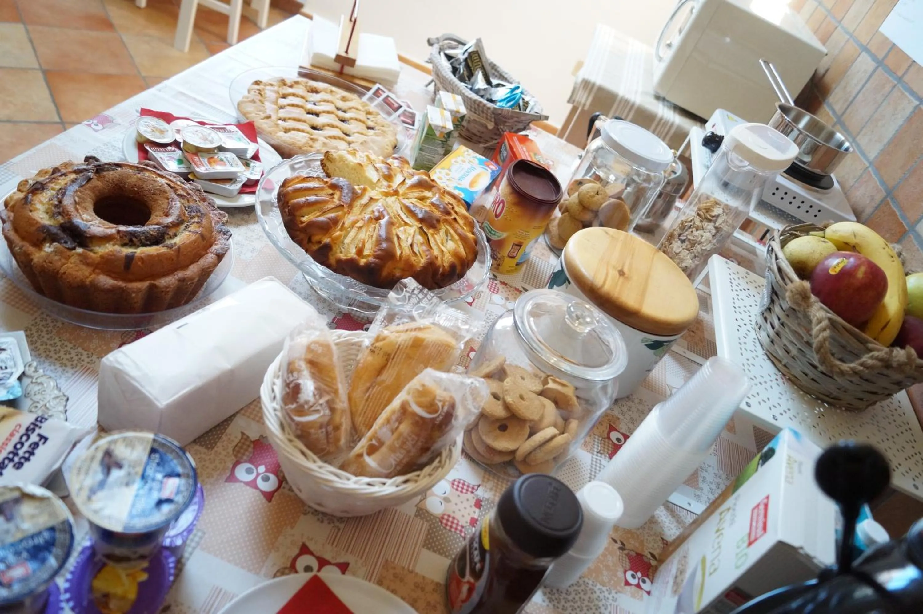 Food and drinks in Bonjour Bonheur