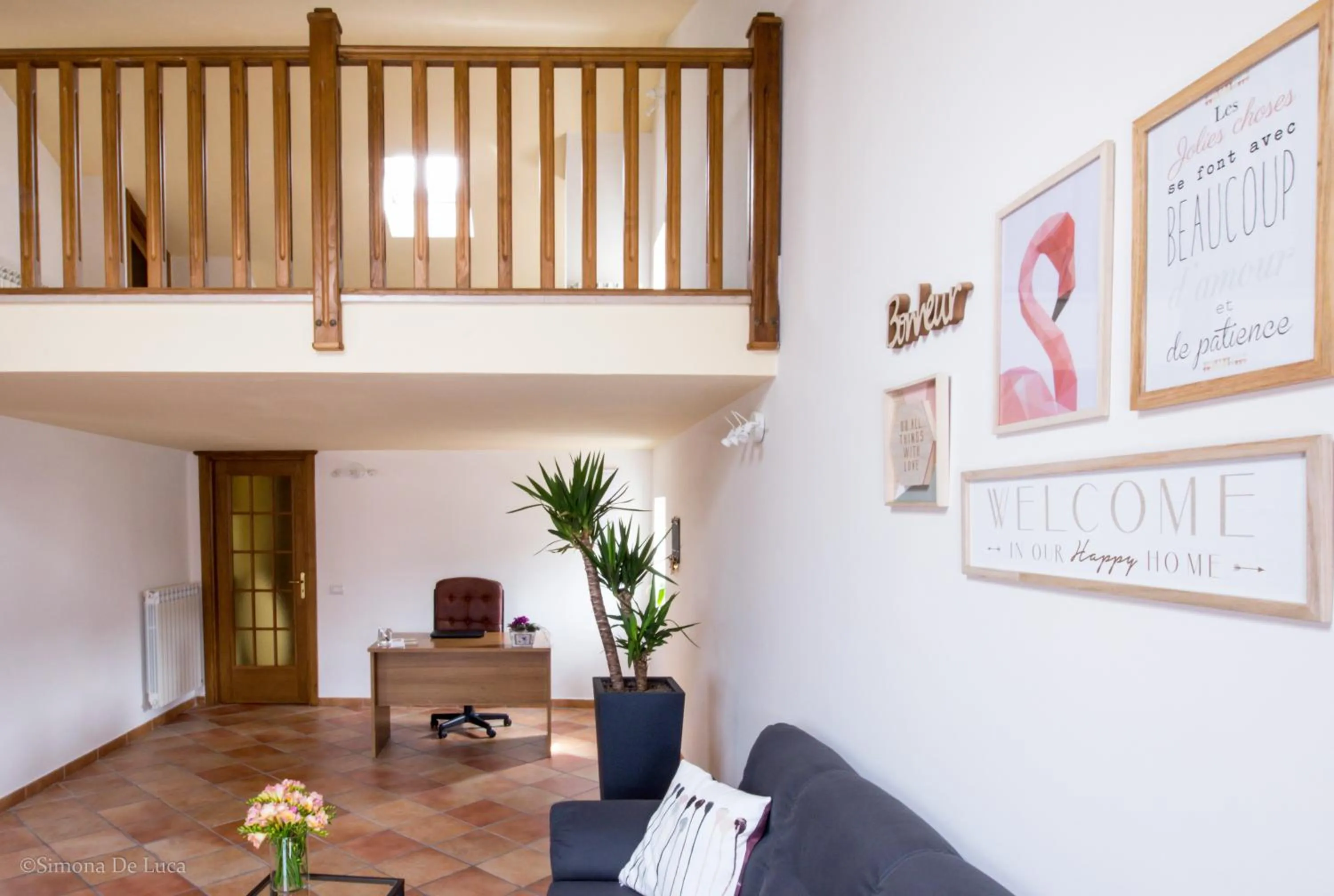 Communal lounge/ TV room in Bonjour Bonheur