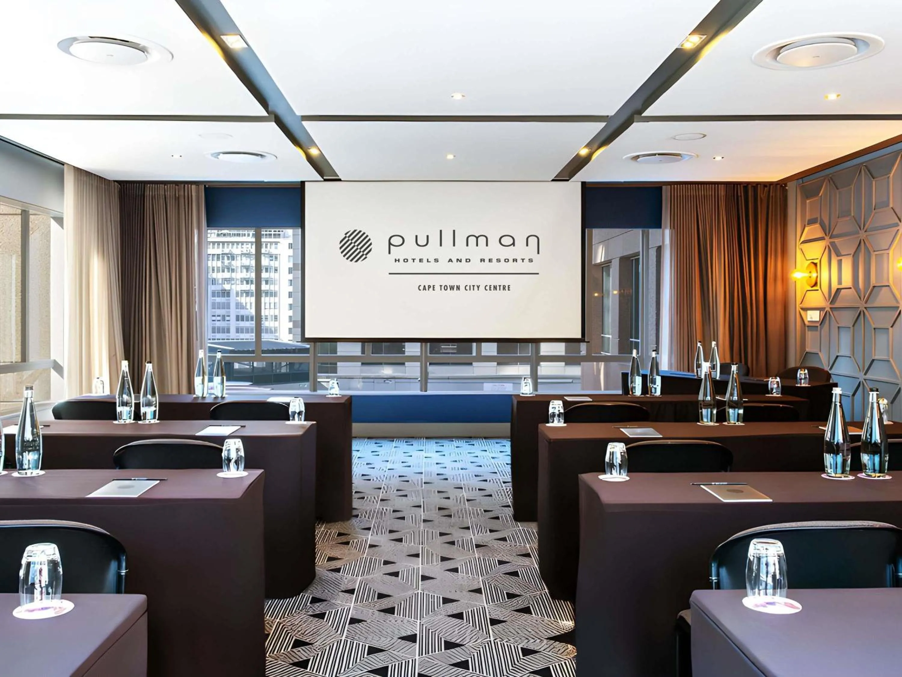 Meeting/conference room in Pullman Cape Town City Centre