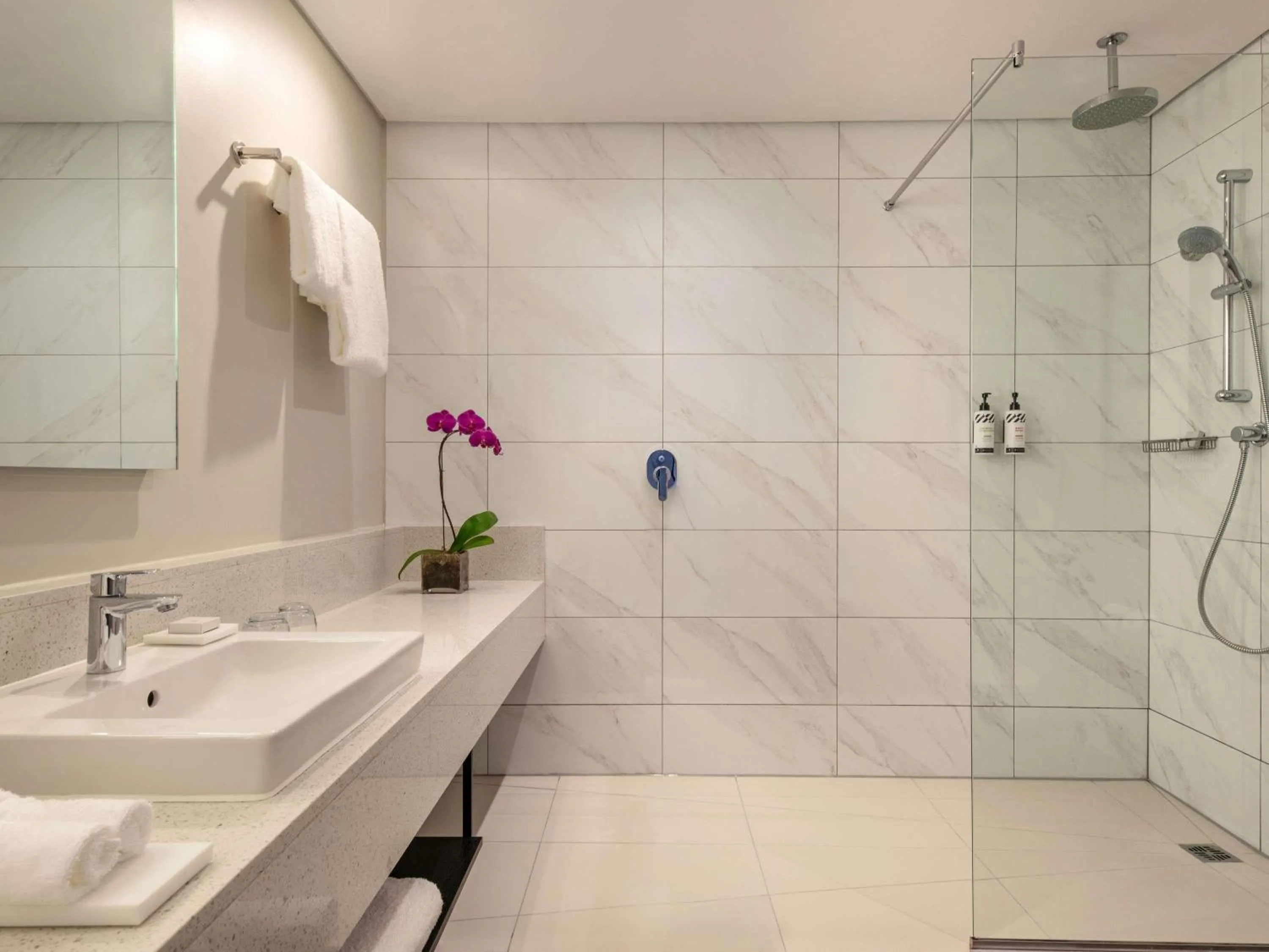 Bedroom in Pullman Cape Town City Centre