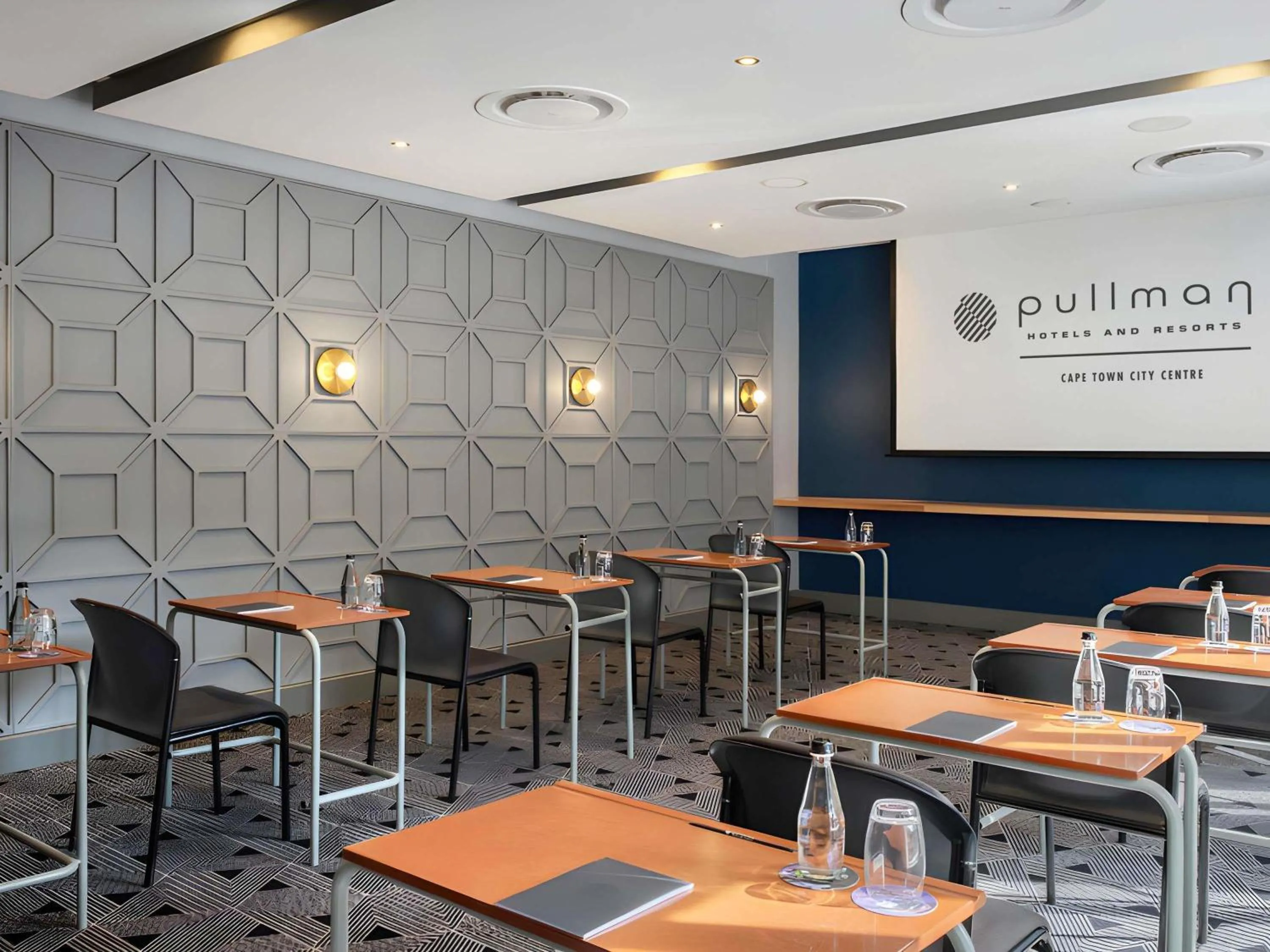 Meeting/conference room in Pullman Cape Town City Centre