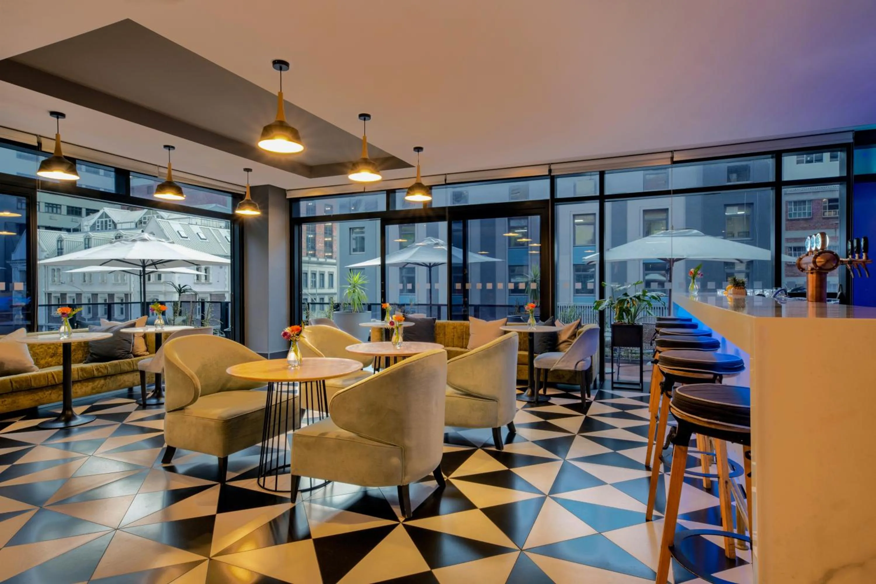 Restaurant/places to eat in Pullman Cape Town City Centre