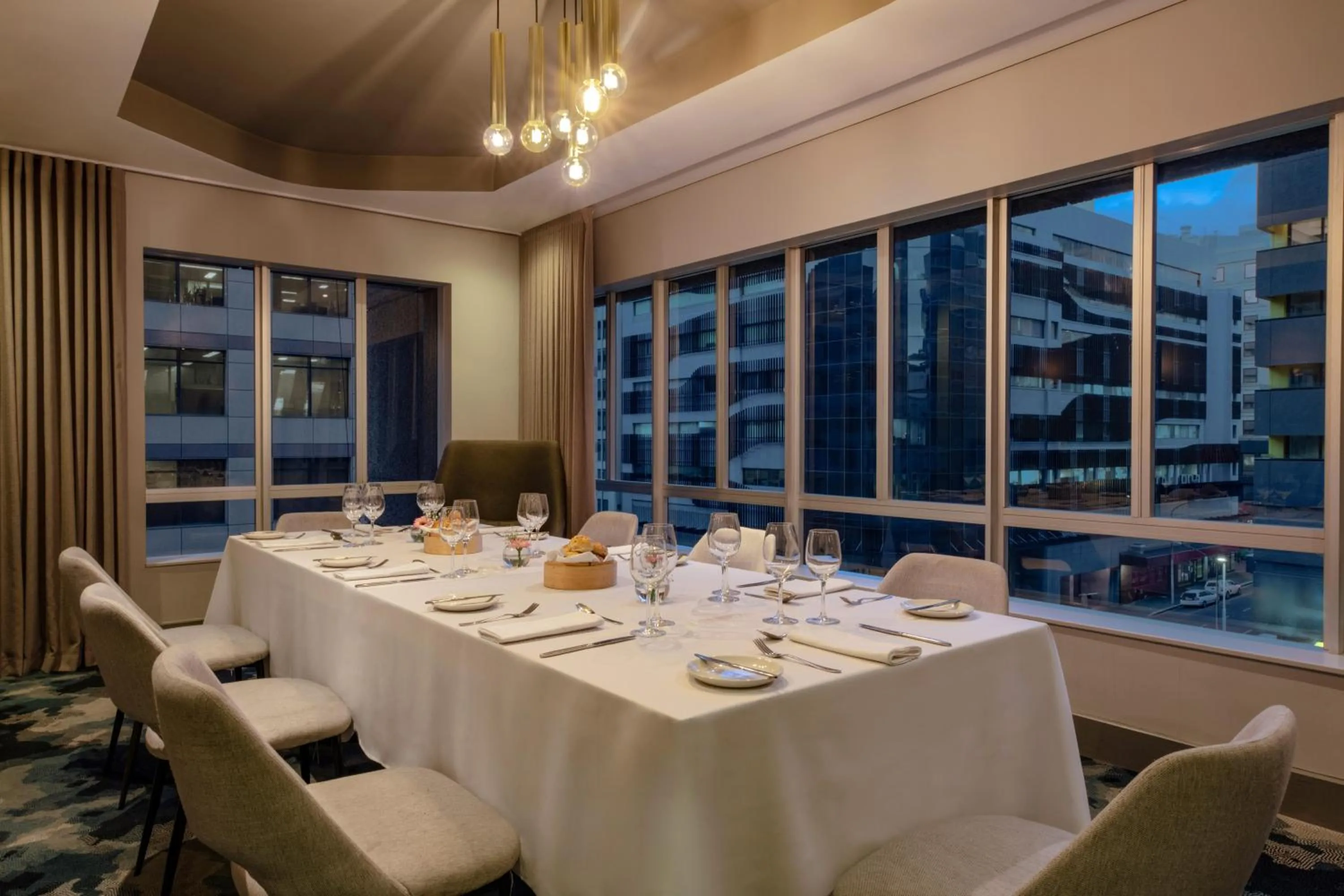 Restaurant/places to eat in Pullman Cape Town City Centre