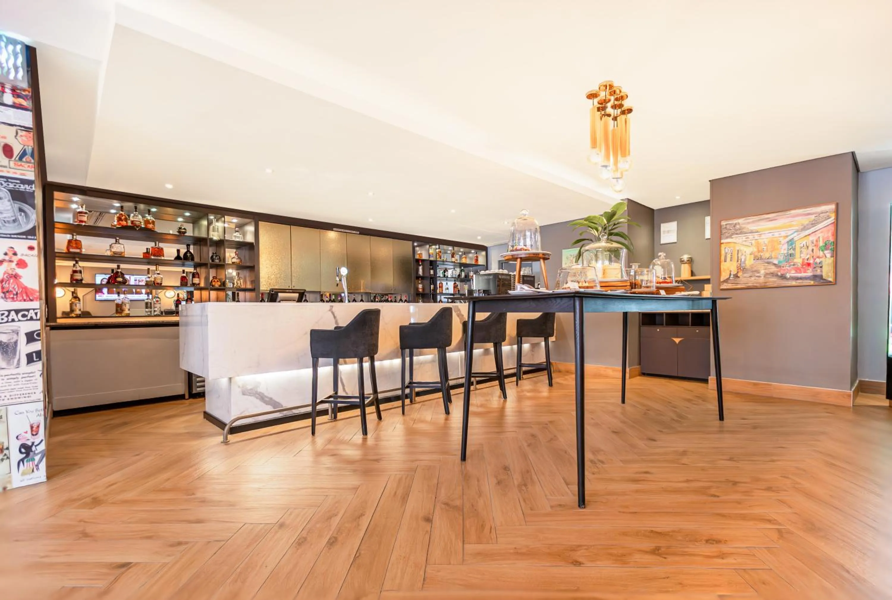 Restaurant/places to eat in Pullman Cape Town City Centre