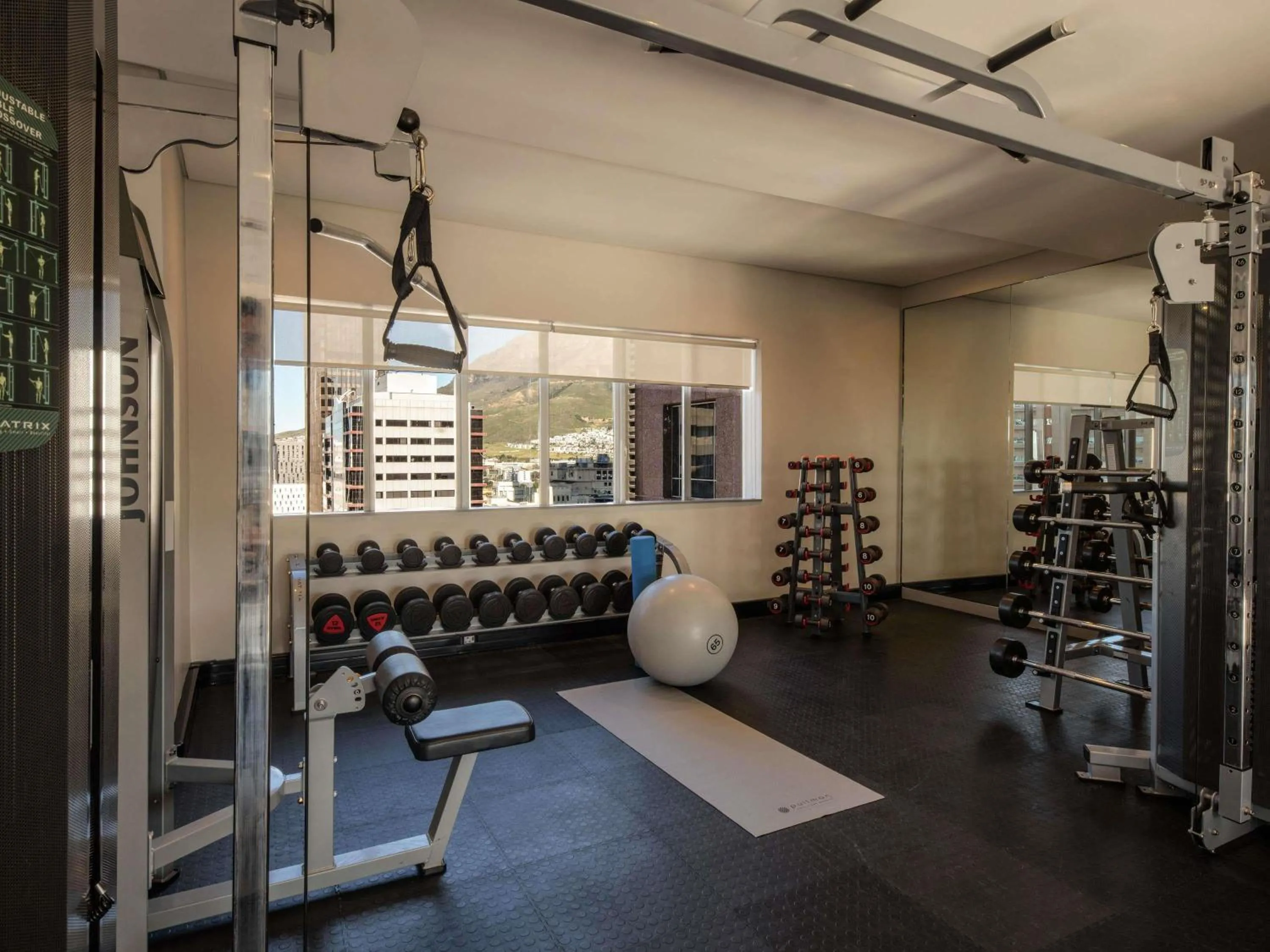 Fitness centre/facilities in Pullman Cape Town City Centre