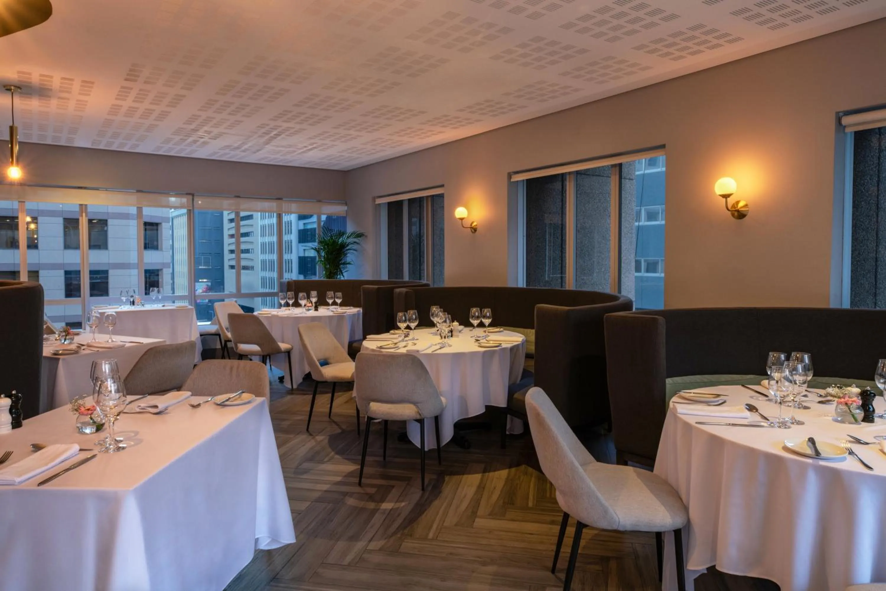 Restaurant/places to eat in Pullman Cape Town City Centre