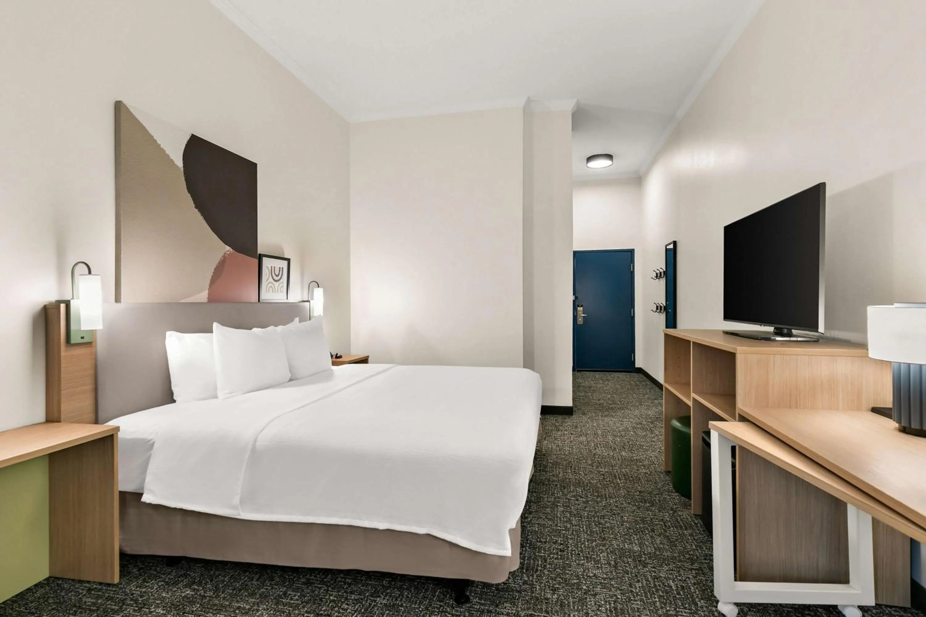 Bed in Country Inn & Suites by Radisson, Commerce, GA Near SK Battery Plant