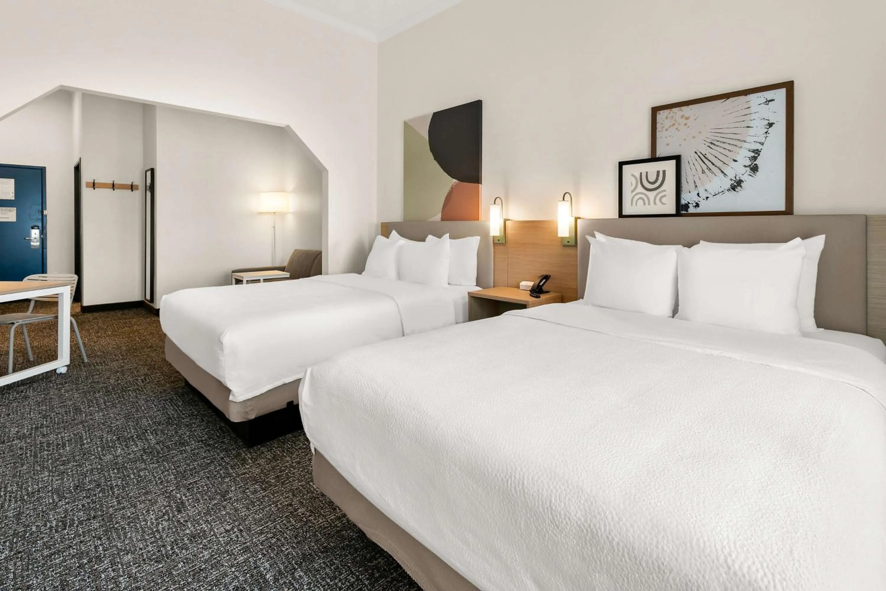 Bed in Country Inn & Suites by Radisson, Commerce, GA Near SK Battery Plant