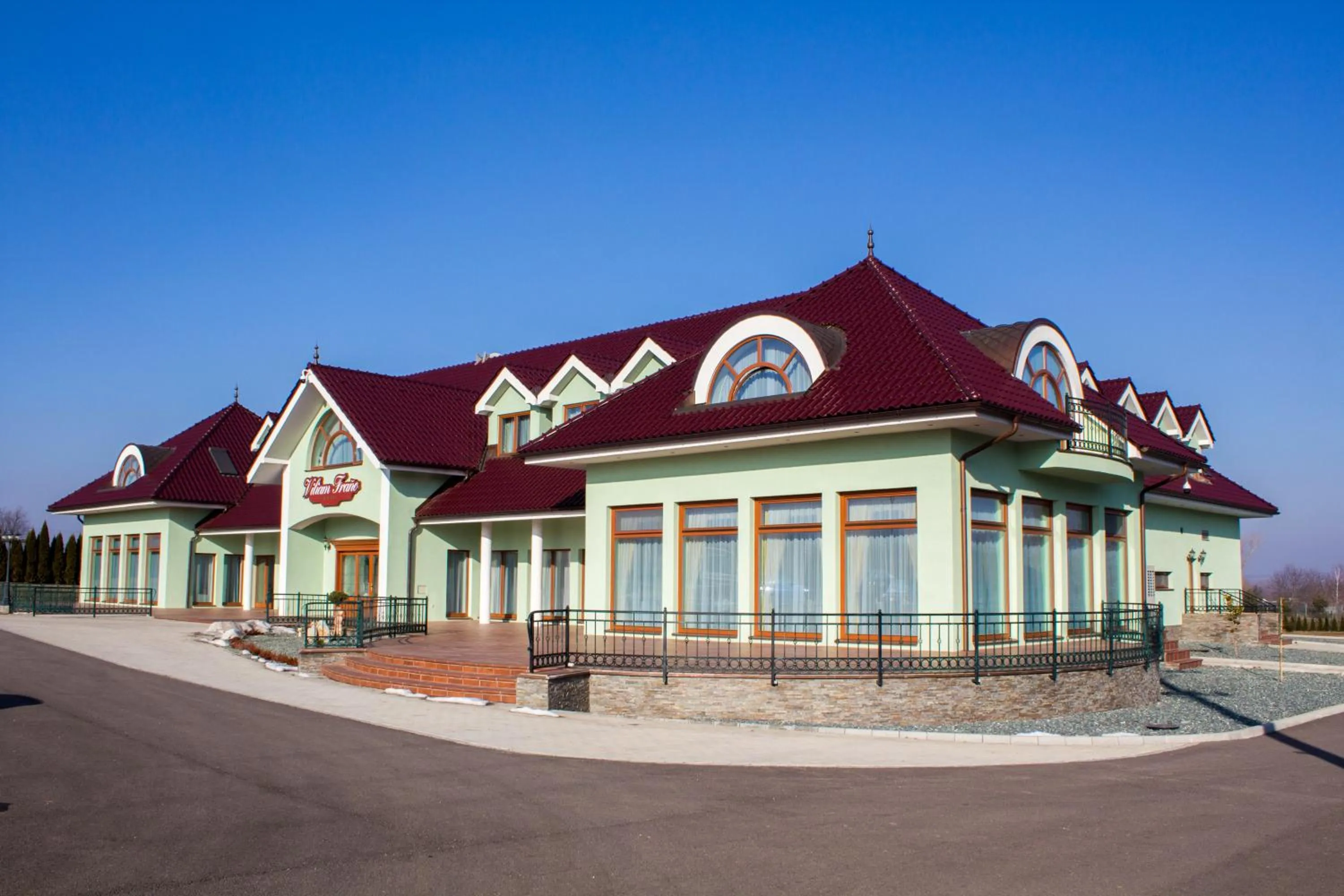 Facade/entrance, Property Building in Hotel Viliam Frano
