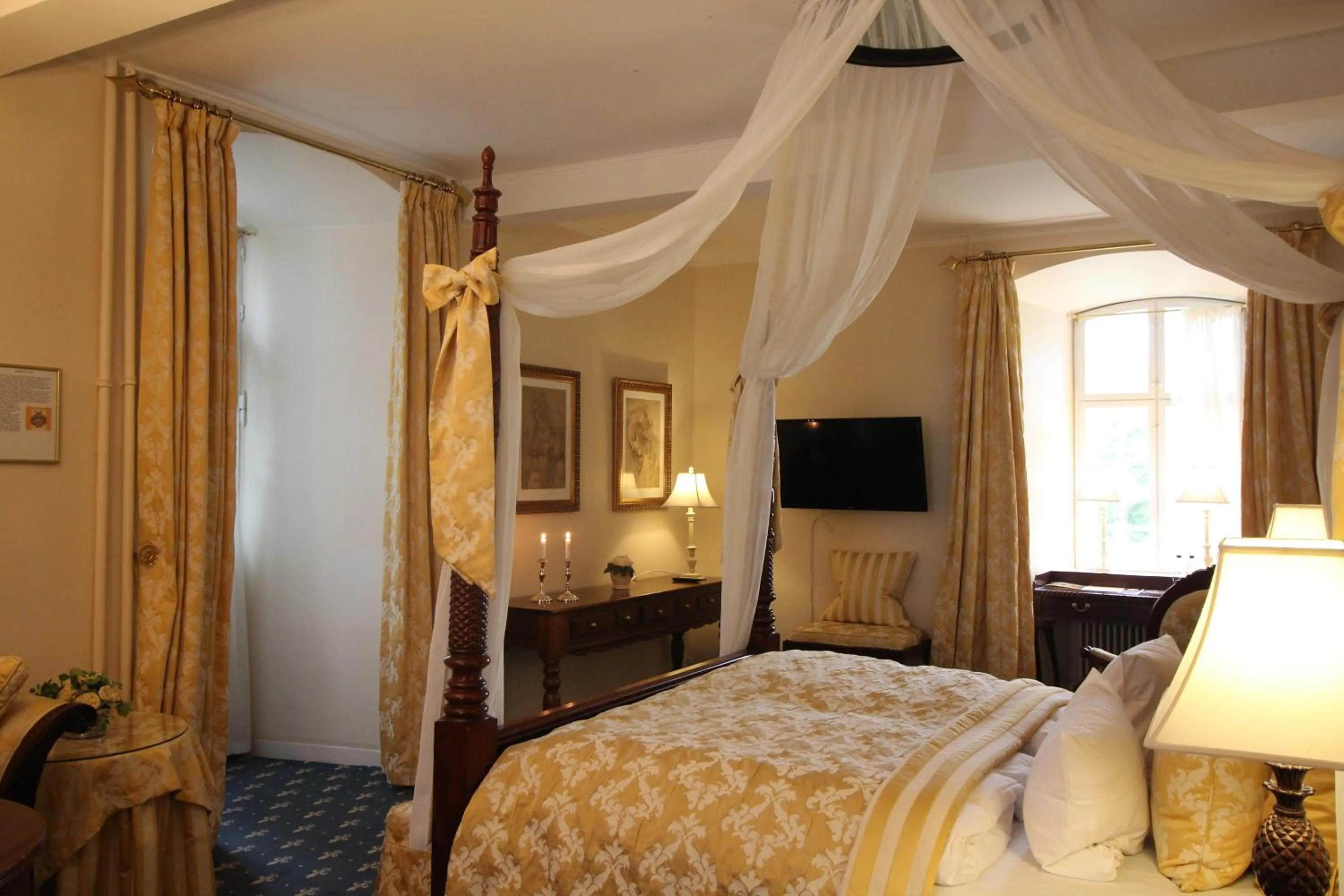 Bedroom, Bed in Kokkedal Slotshotel