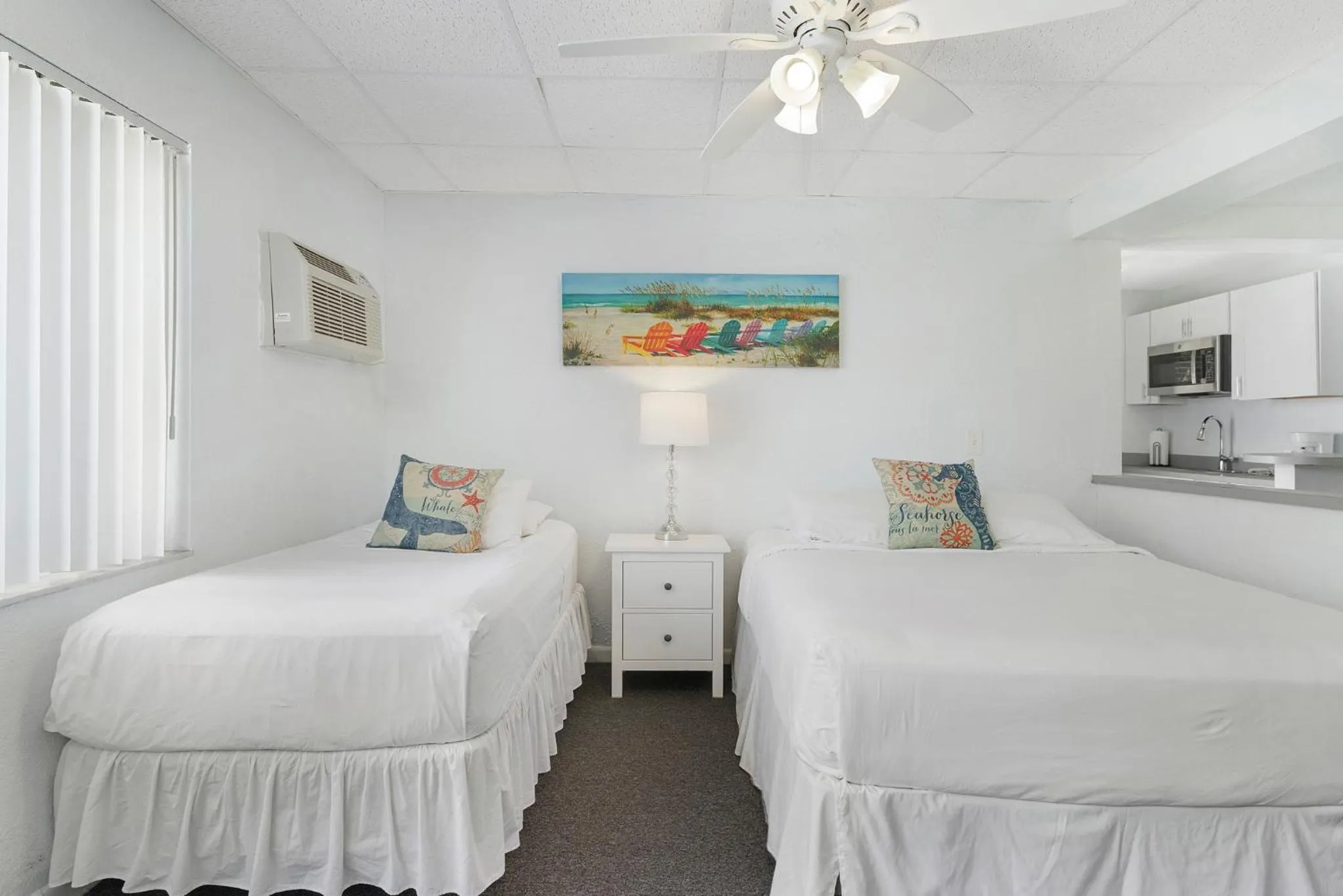 Bed in Sabal Palms Inn