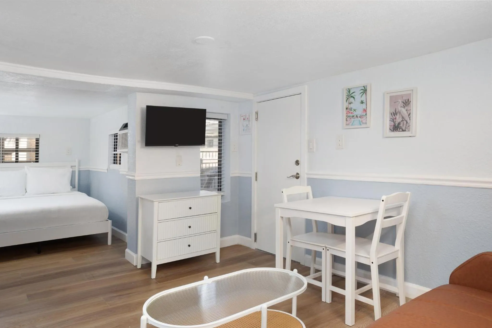 Bed in Sabal Palms Inn