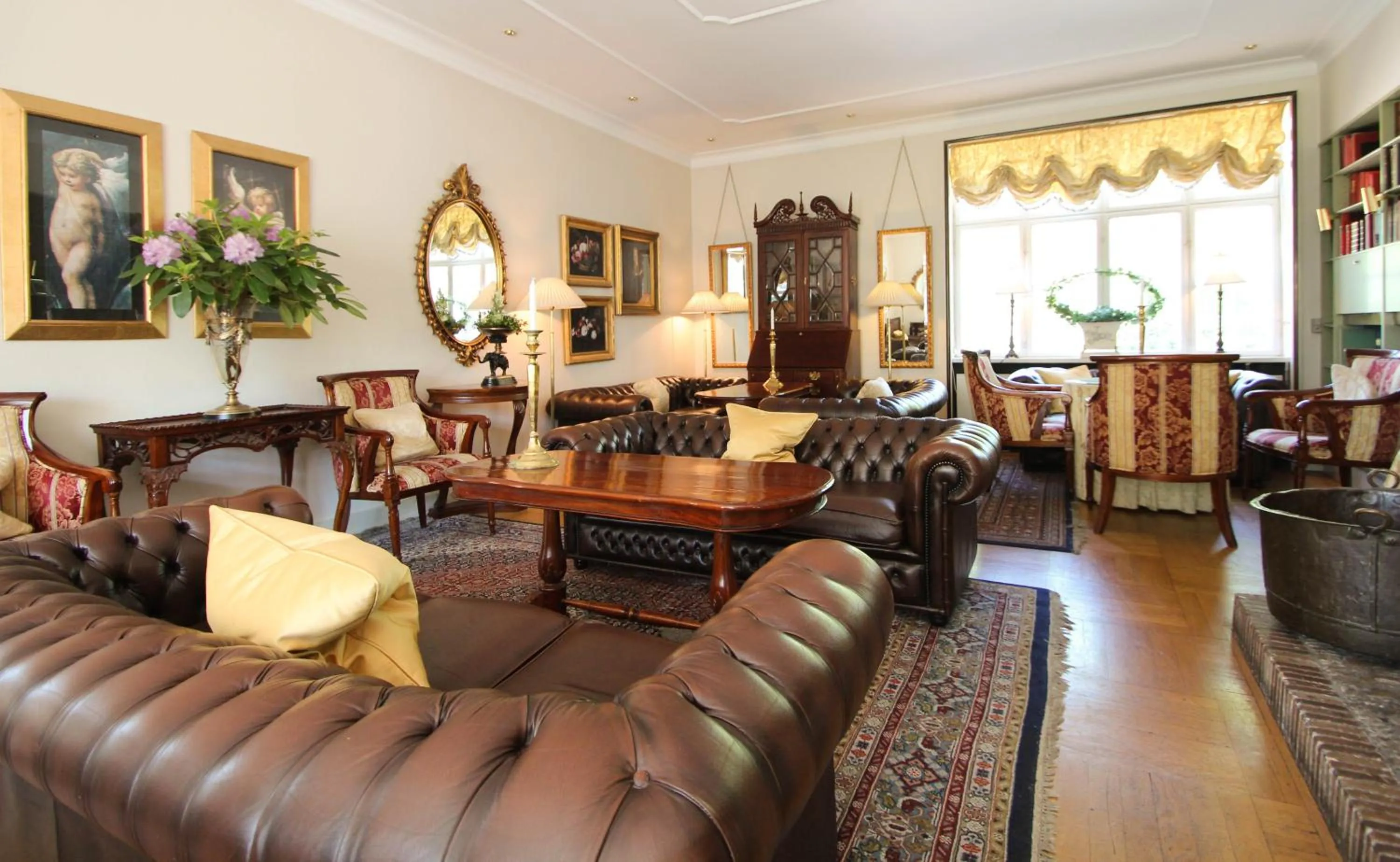 Lounge or bar in Sauntehus Castle Hotel