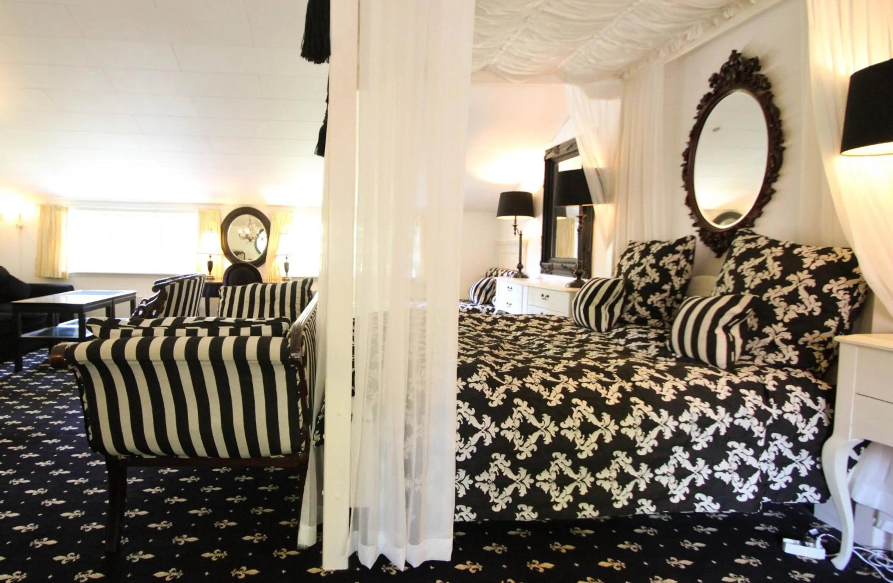 Bed in Sauntehus Castle Hotel