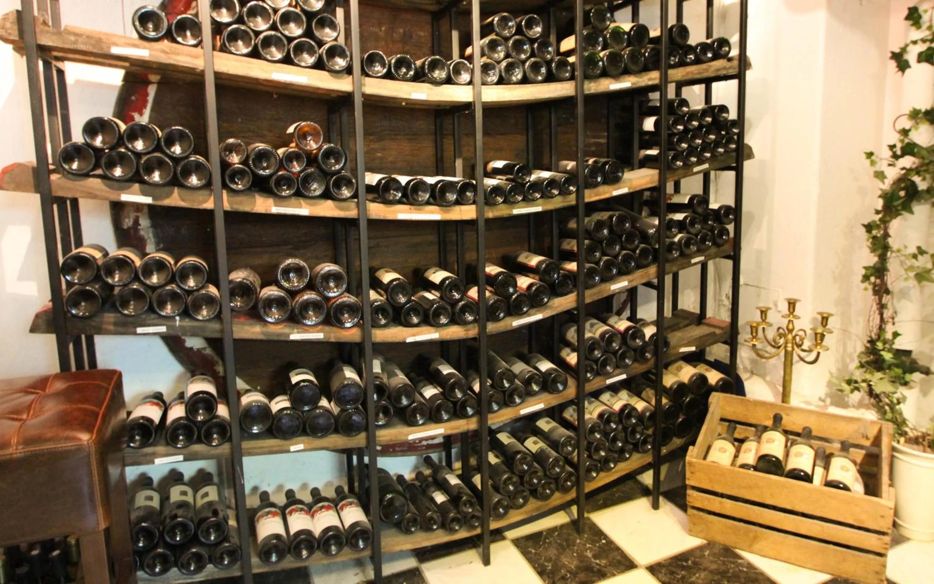 Decorative detail in Sauntehus Castle Hotel