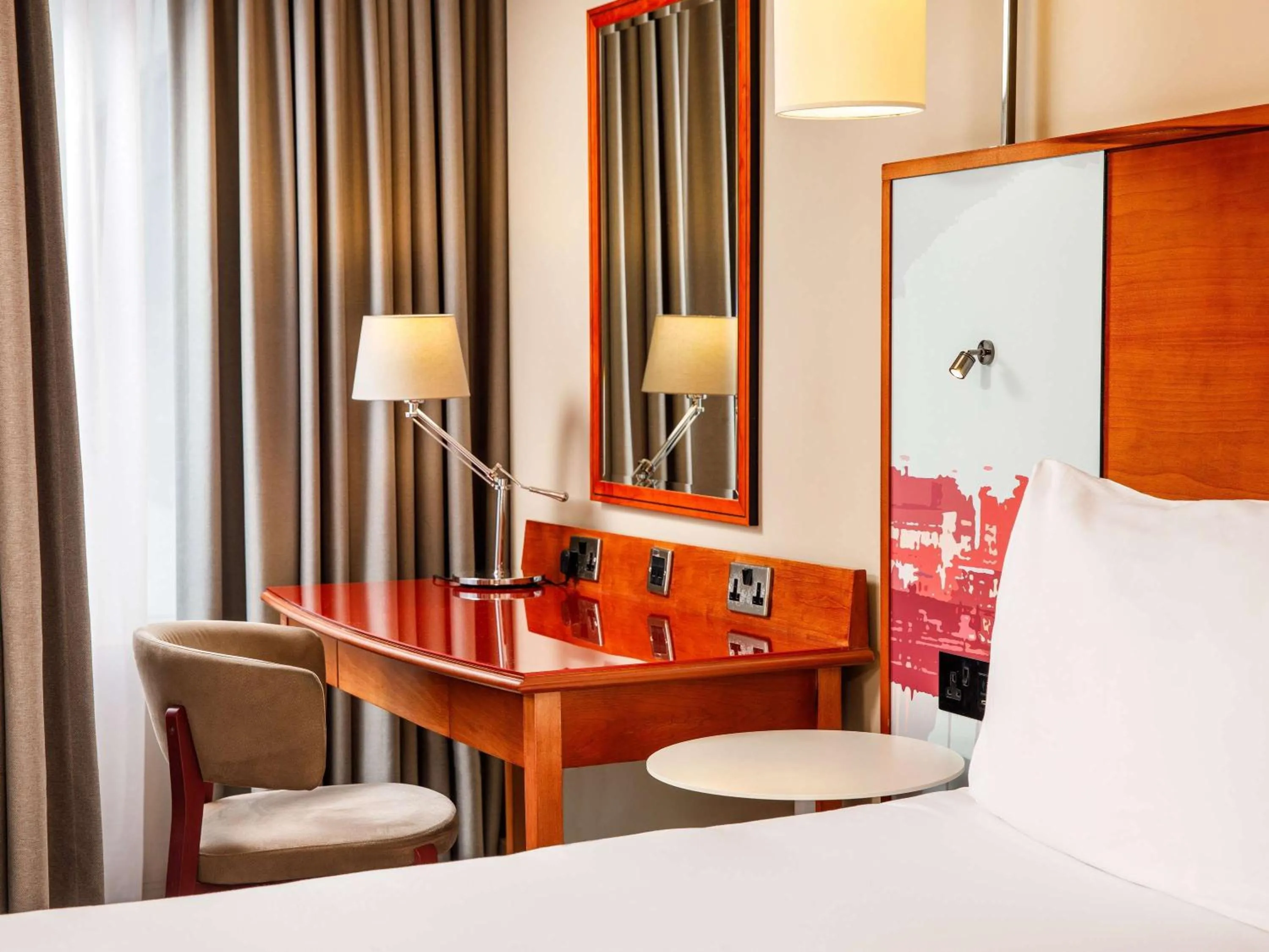 Bedroom, Bed in Holland House Hotel Cardiff By Sunday