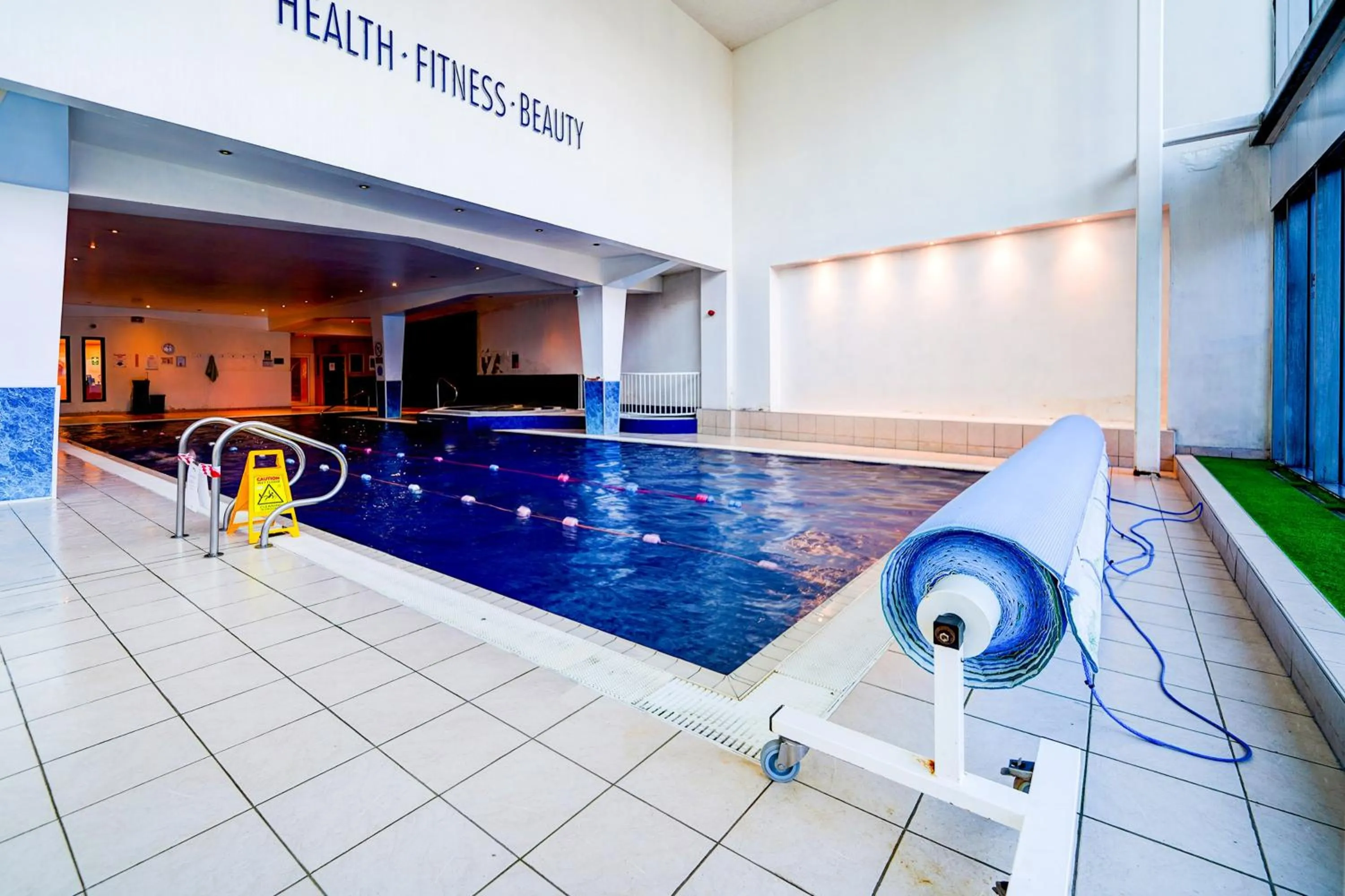 Swimming pool in Holland House Hotel Cardiff By Sunday