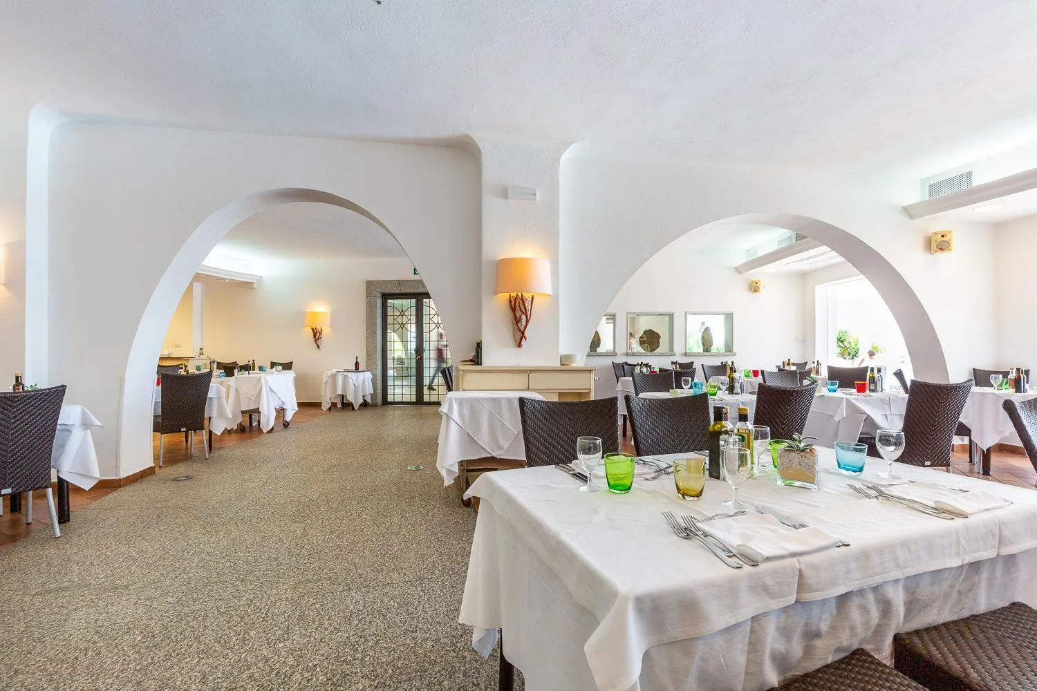 Restaurant/places to eat in Hotel Flamingo