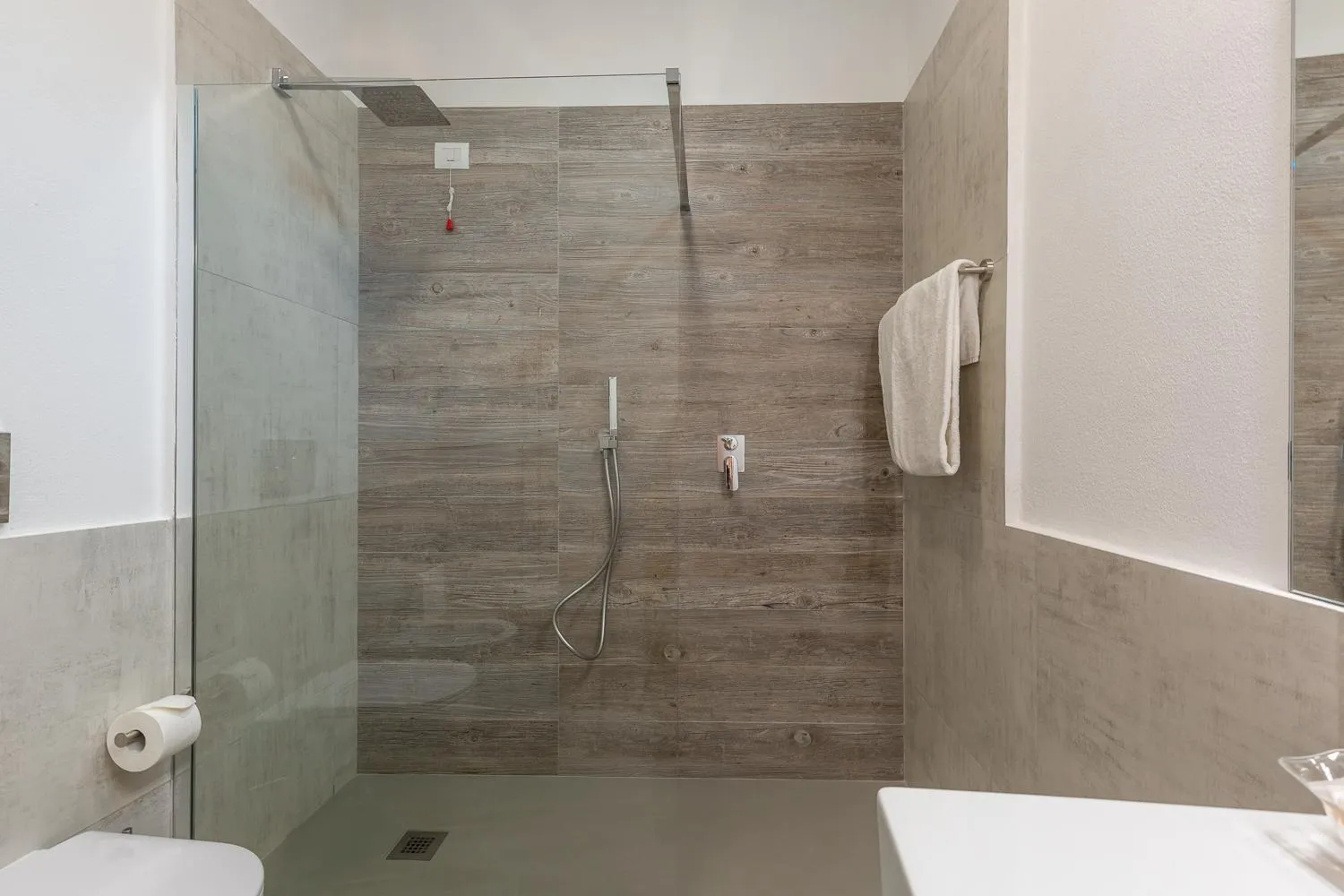 Shower in Hotel Flamingo