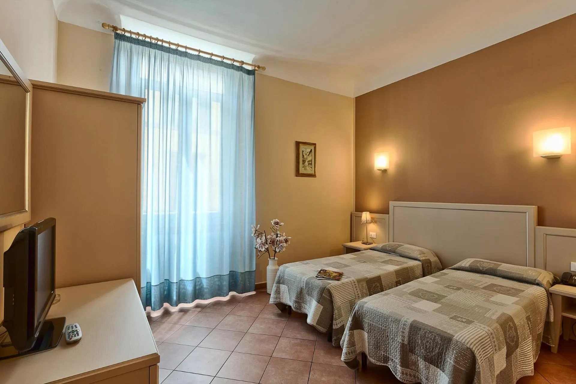 Photo of the whole room, Bed in Hotel Eden