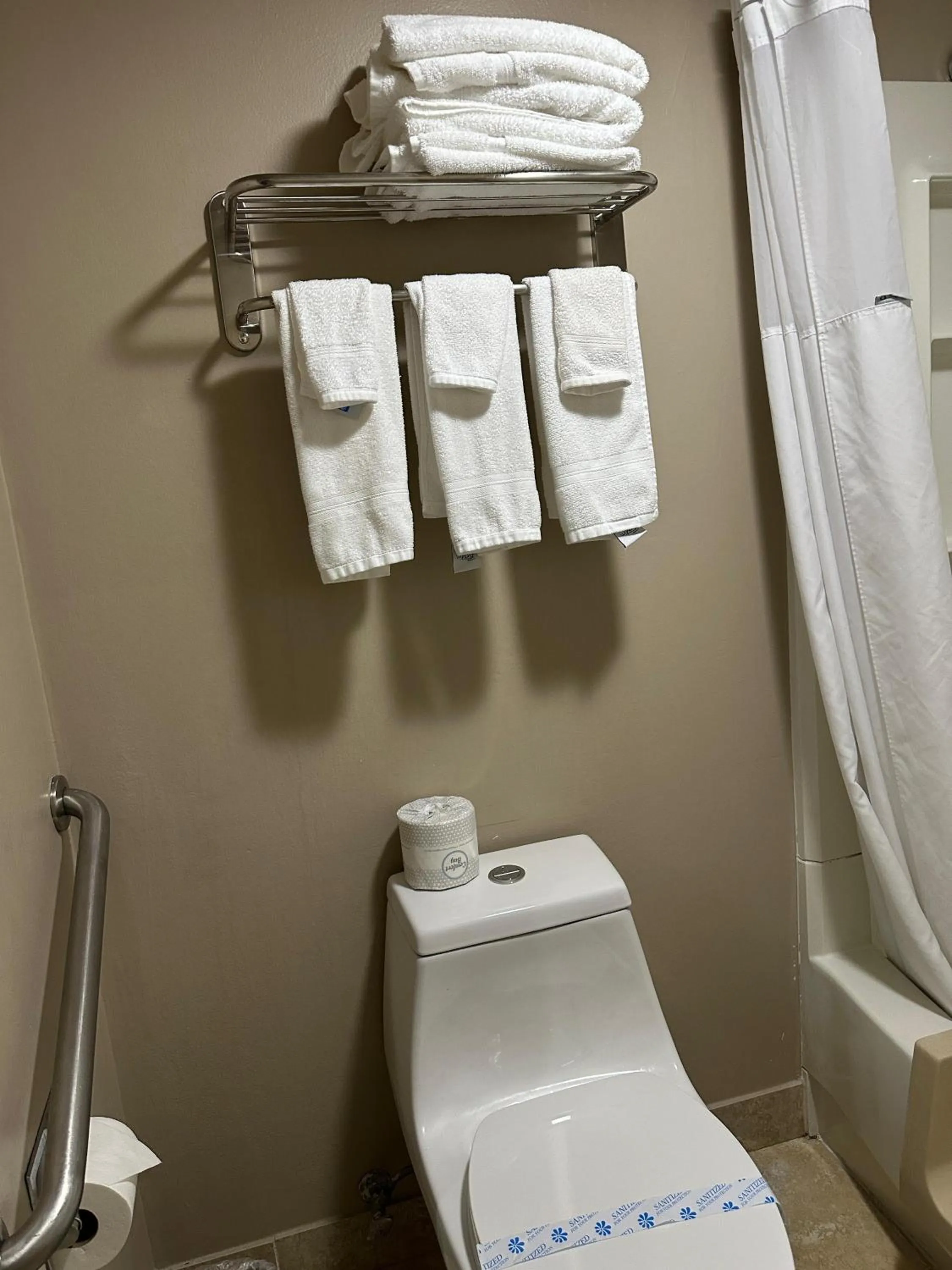 Bathroom in Travelodge by Wyndham Florence