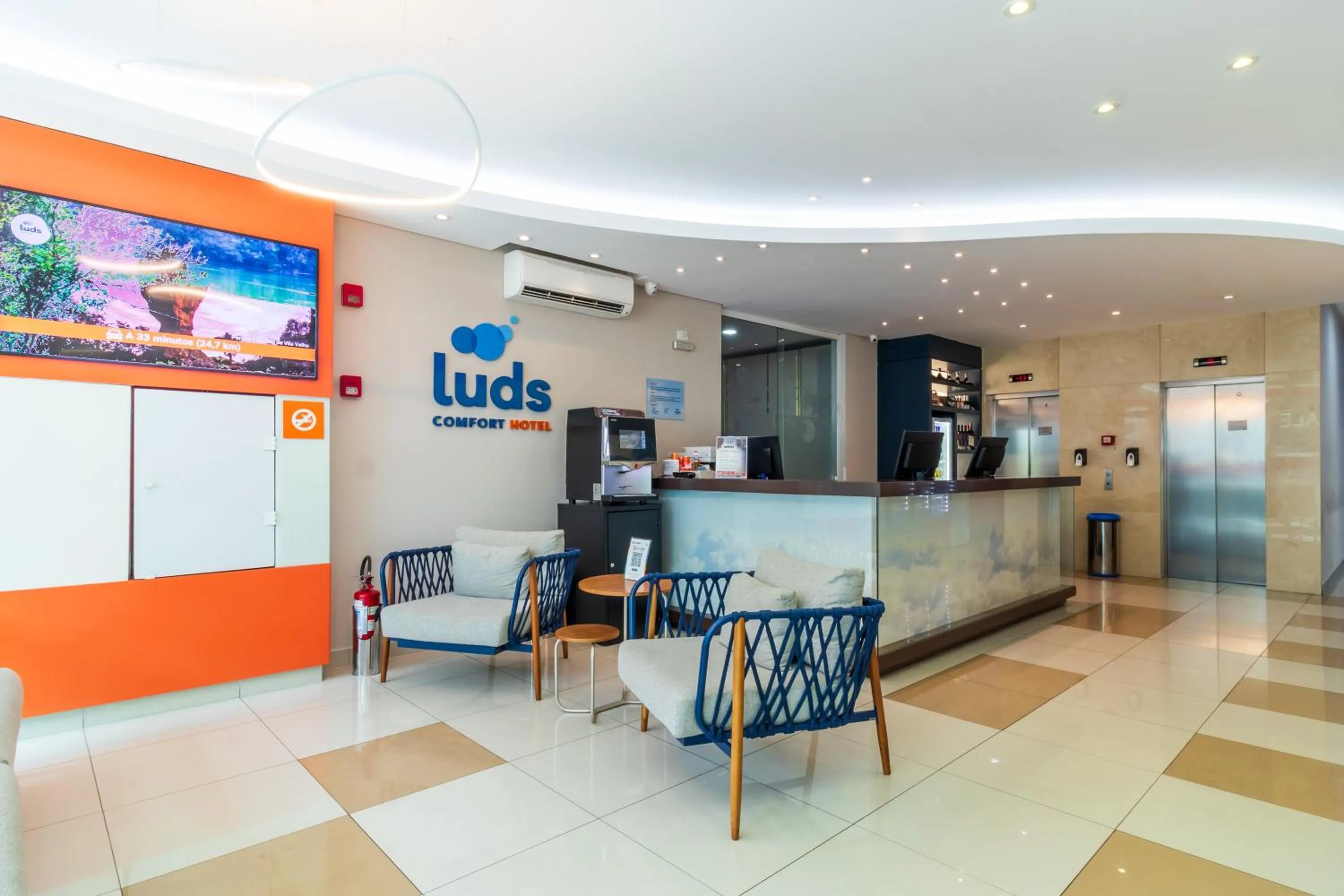 Lobby or reception in Luds Comfort Hotel