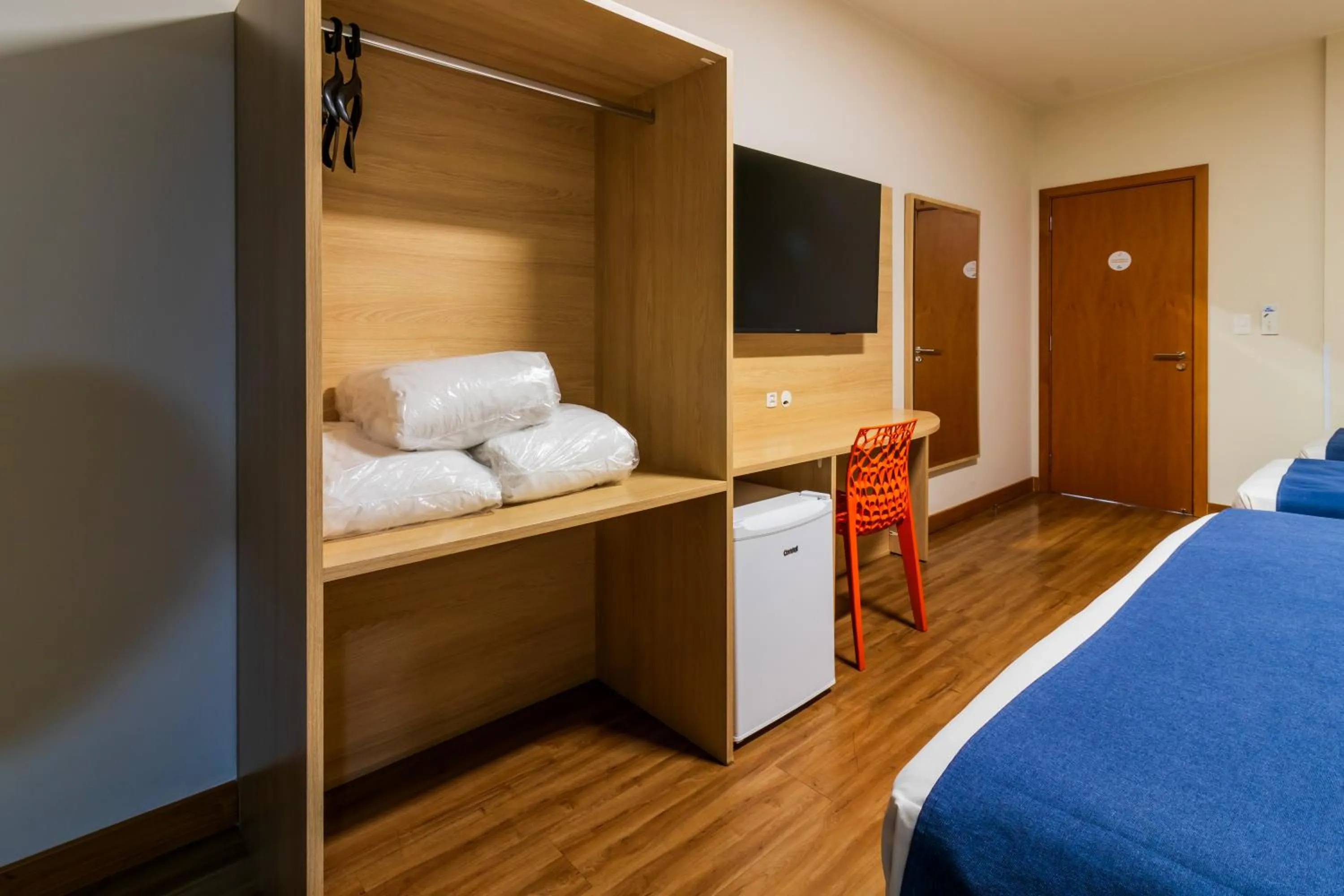 TV and multimedia, Bed in Luds Comfort Hotel