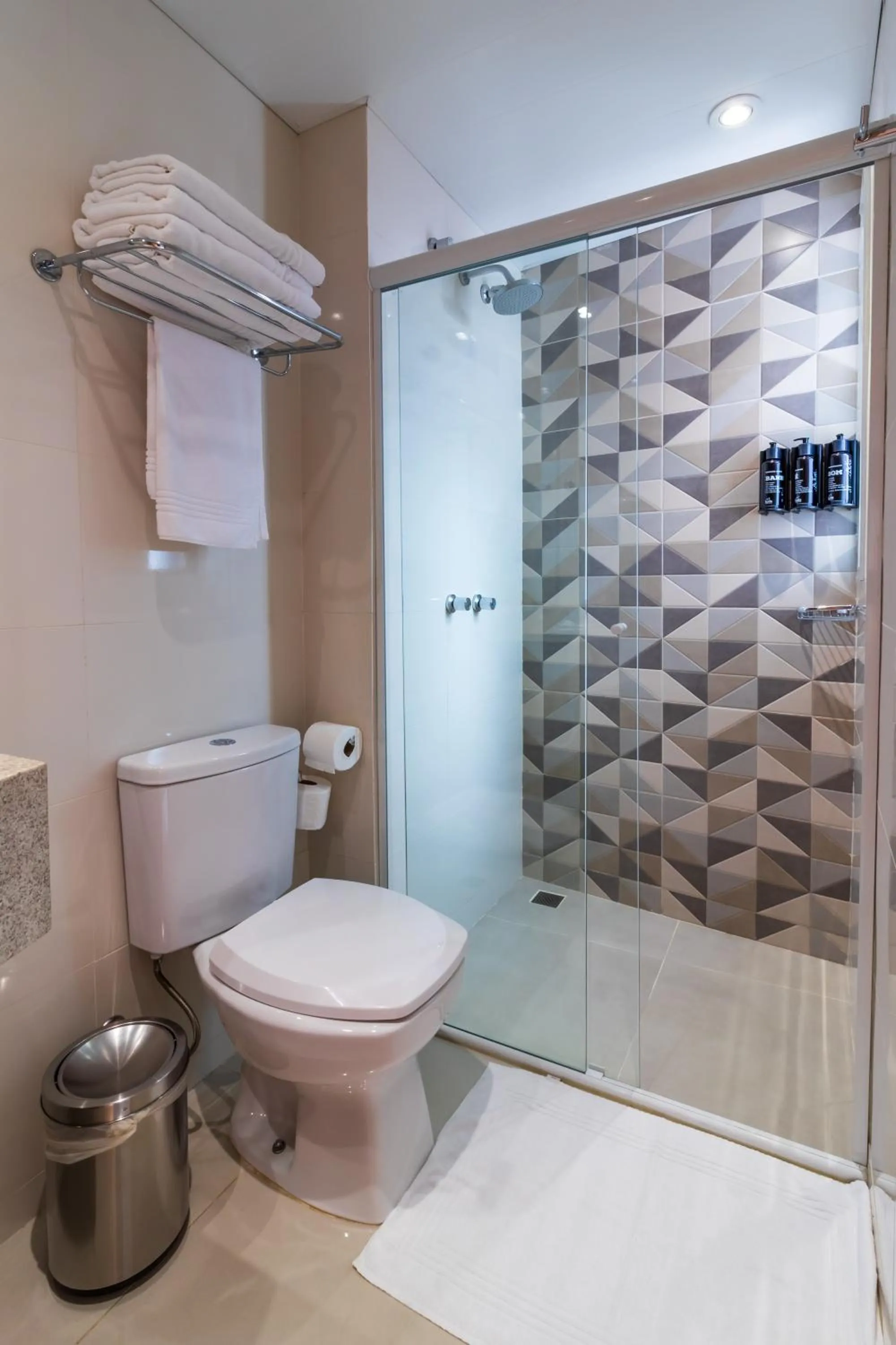 Shower in Luds Comfort Hotel