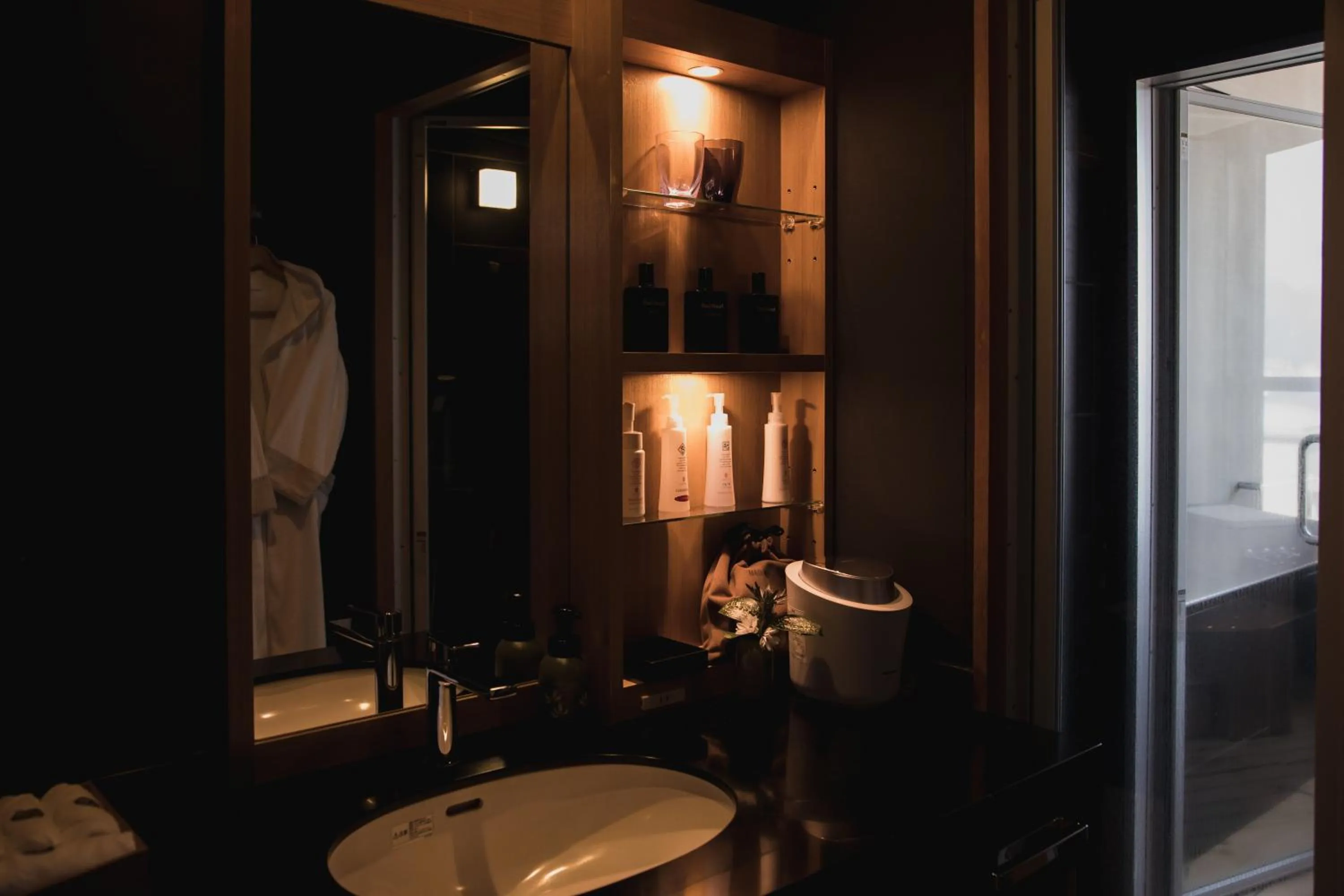 Shower in Sui Suwako