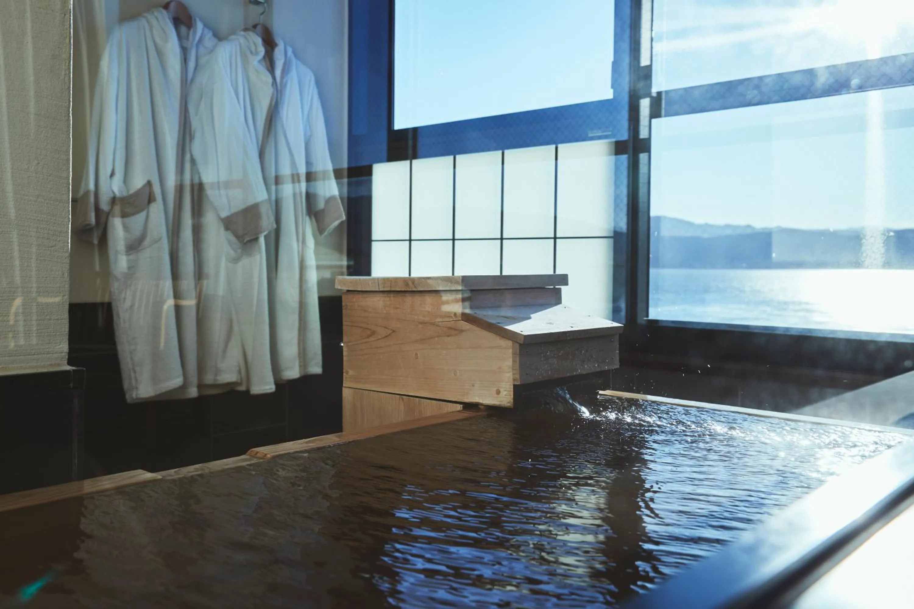 Hot Spring Bath in Sui Suwako