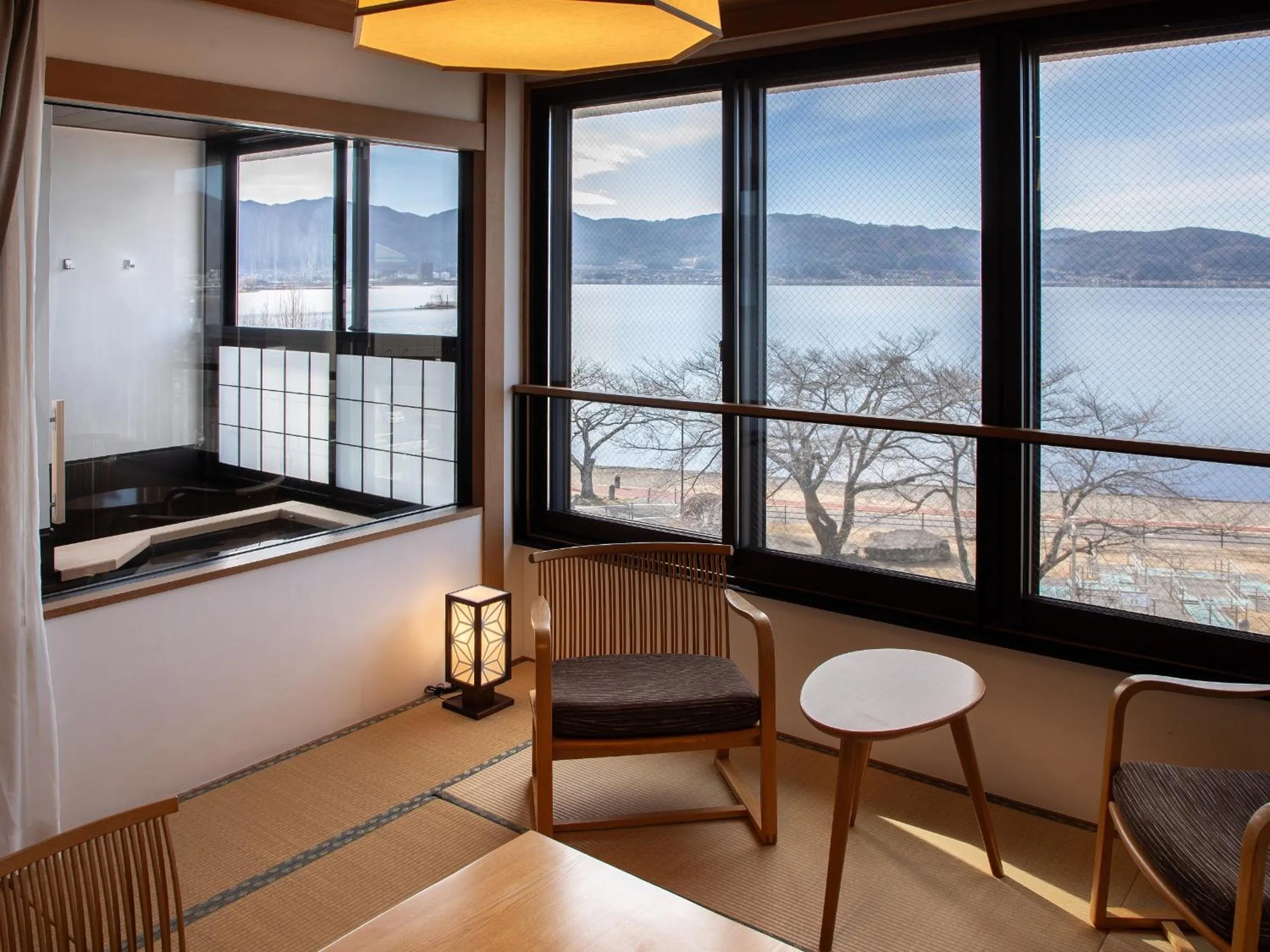 Photo of the whole room in Sui Suwako