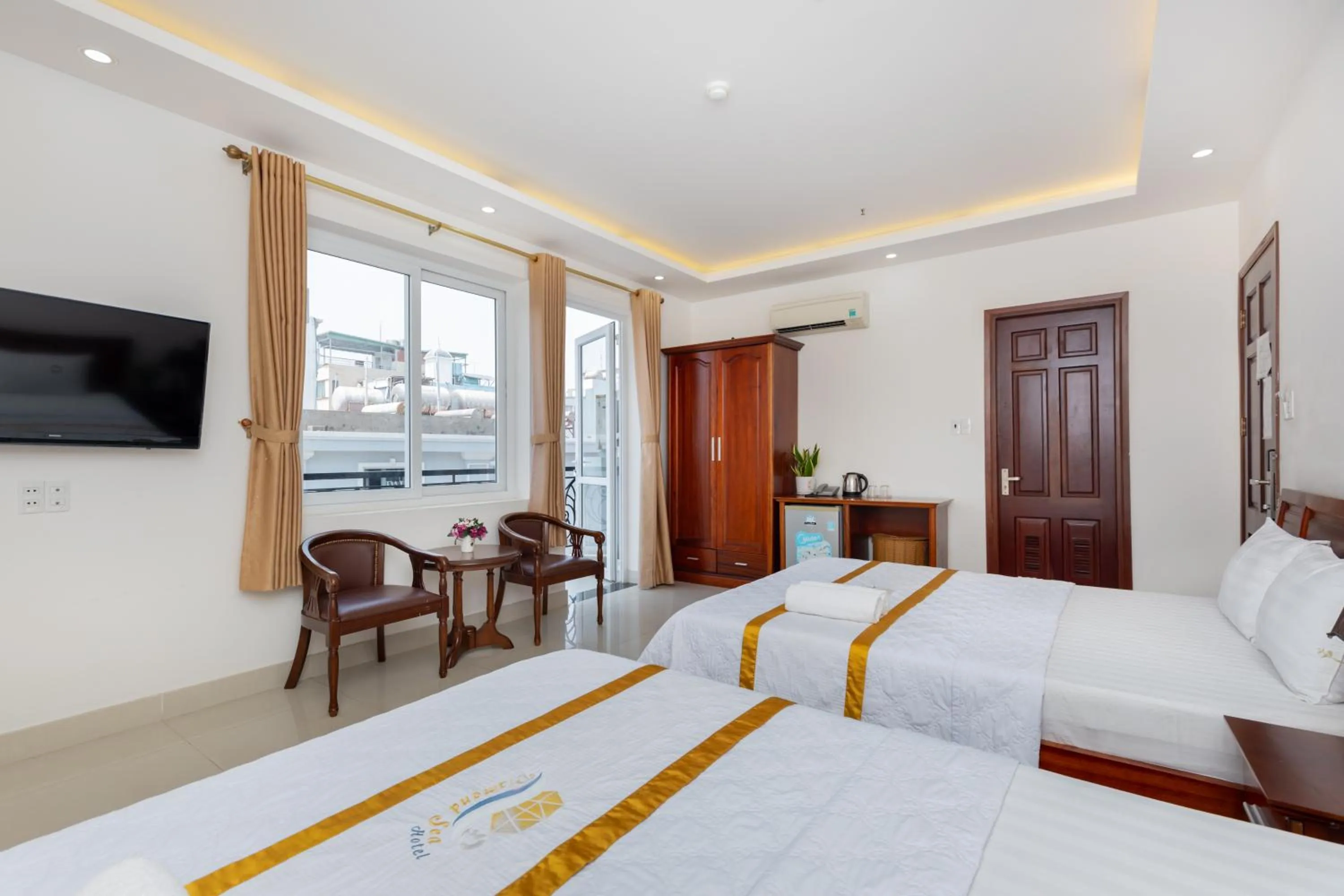 Bedroom, Bed in Diamond Sea Hotel