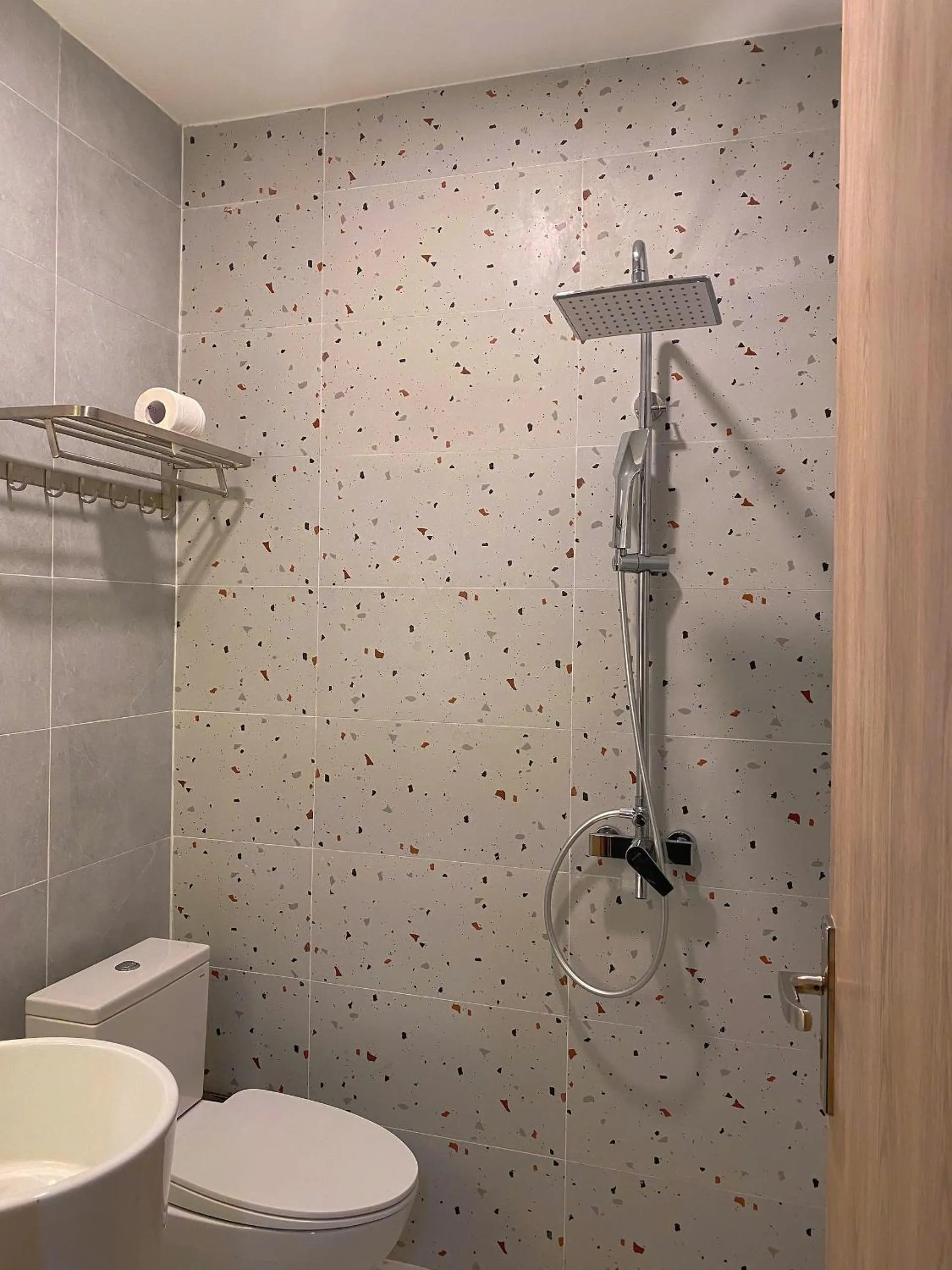 Shower in Diamond Sea Hotel
