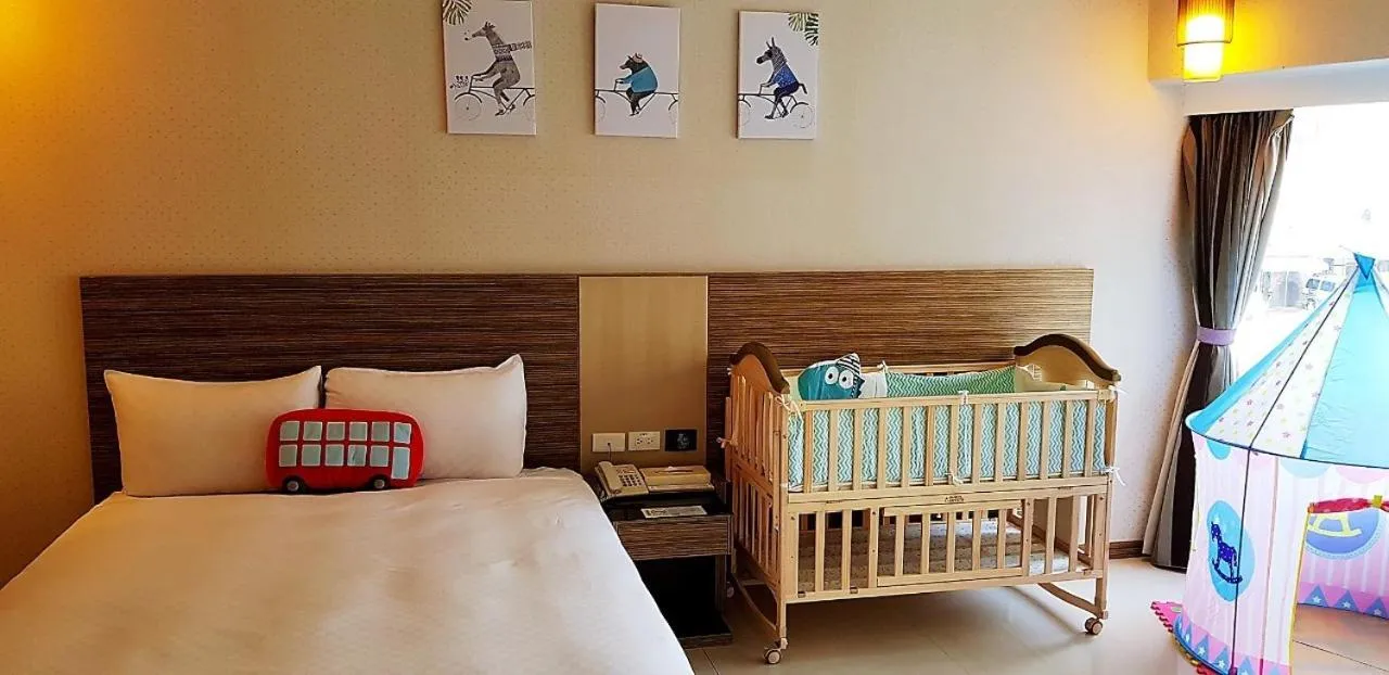 Bed in Esun Villa Hotel