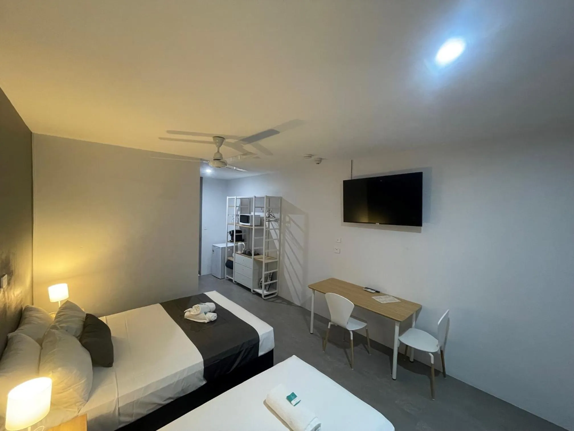 TV and multimedia, Bed in Winnellie Hotel Motel