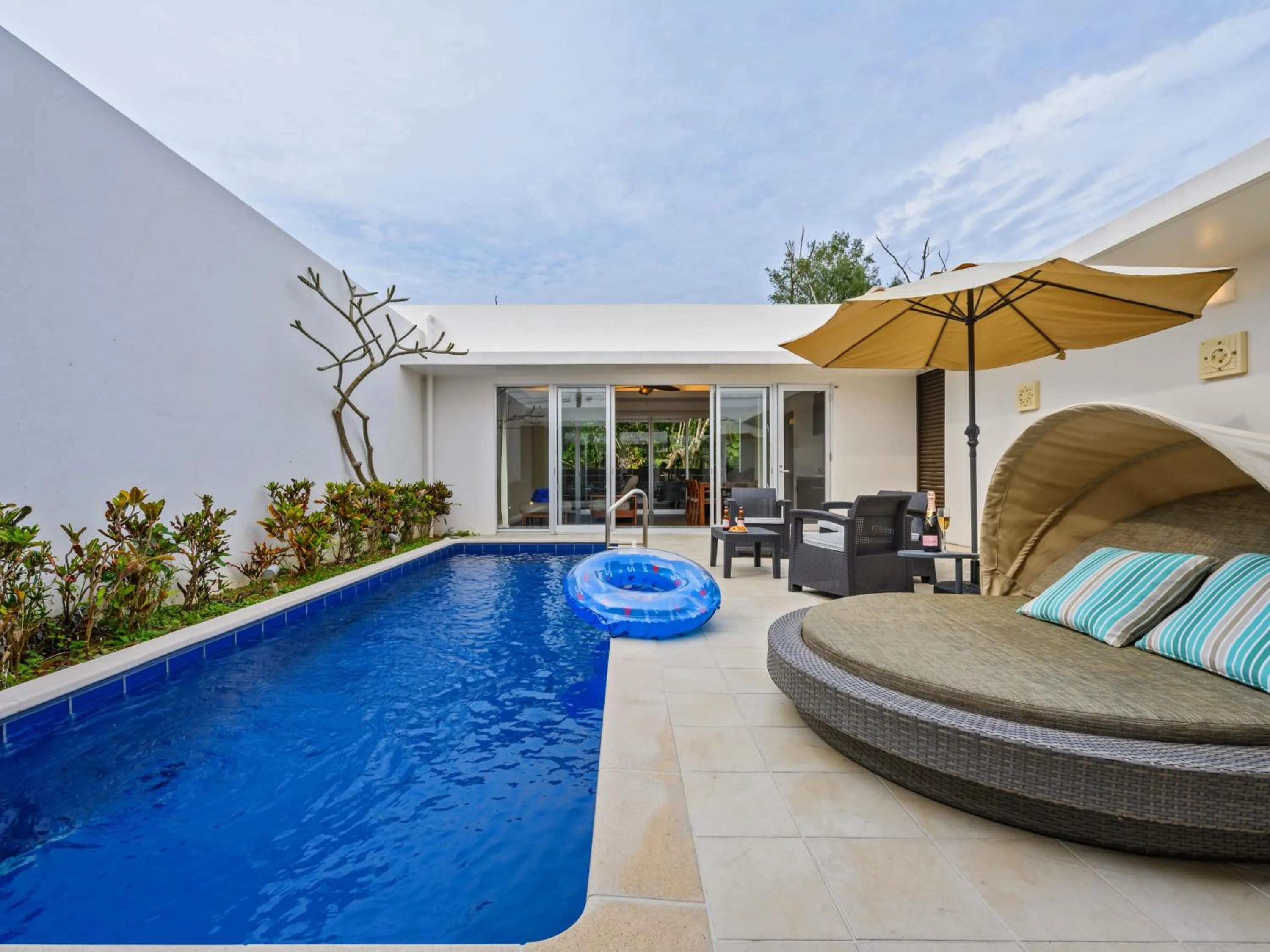 Swimming pool in Pool Villa Imadomari by Coldio Premium