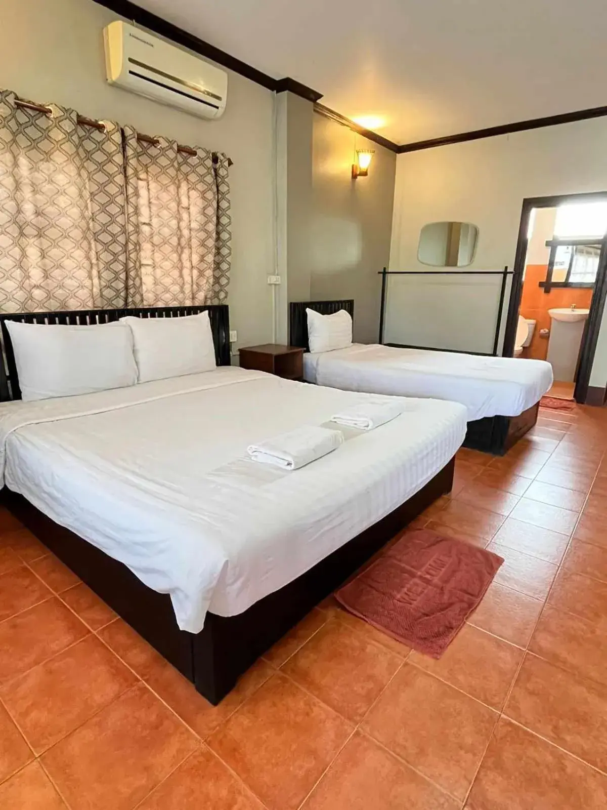 Triple Room with Mountain View in Nice view guesthouse Triple Room with Mountain View in Nice view guesthouse