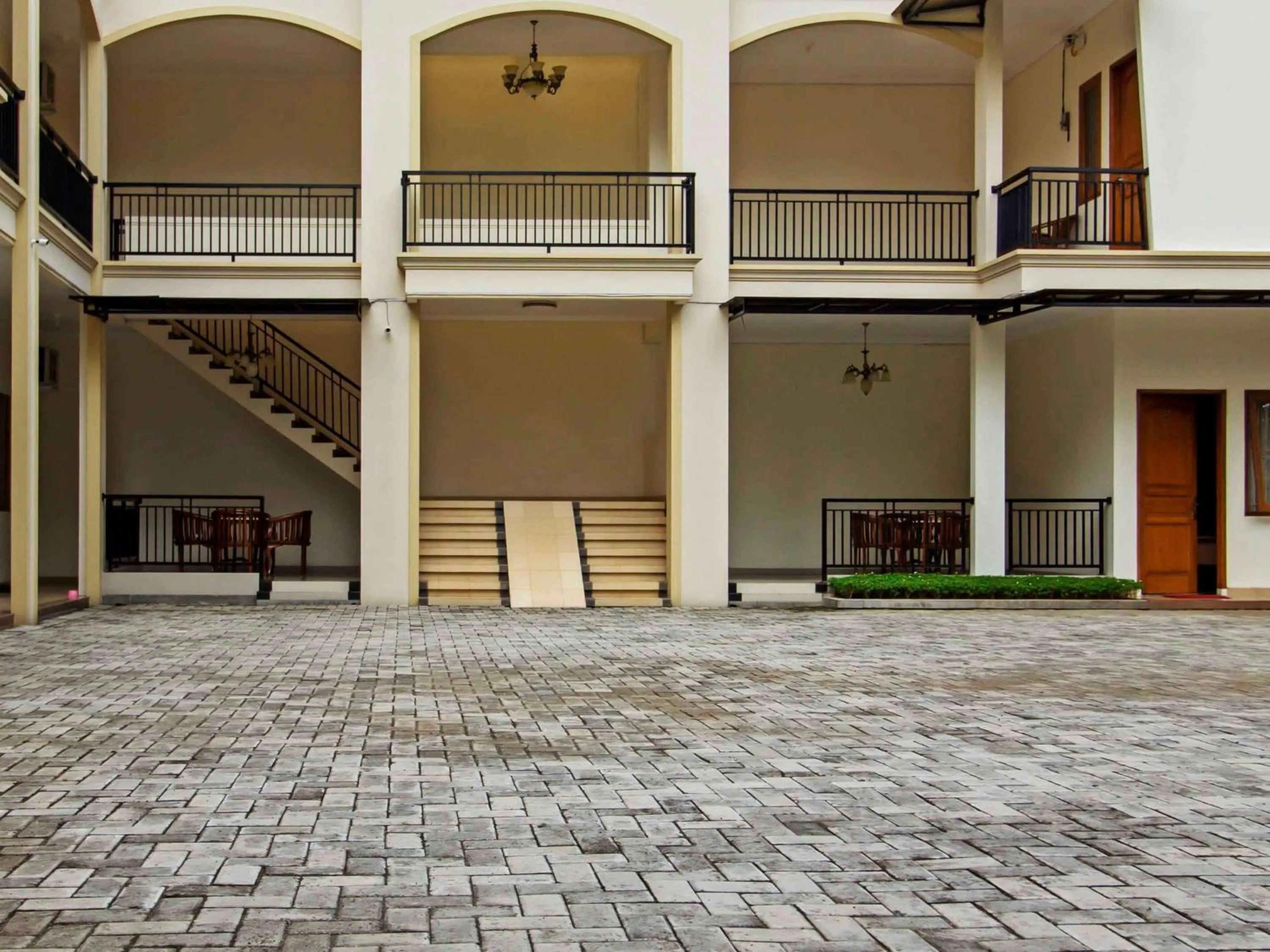 Facade/entrance in RedDoorz Syariah near Mercu Buana University