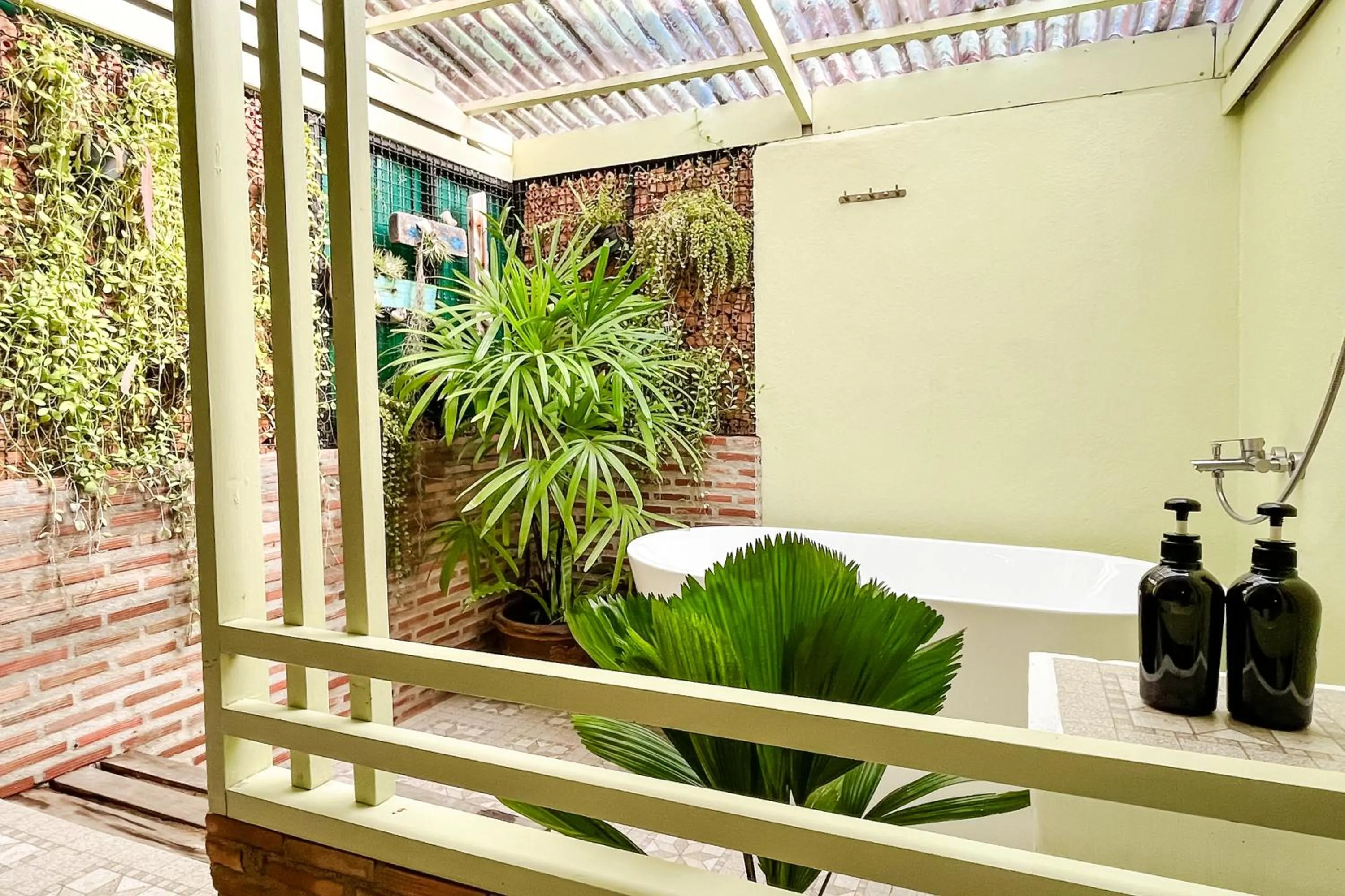 Bathroom in Baan Bua Cottage