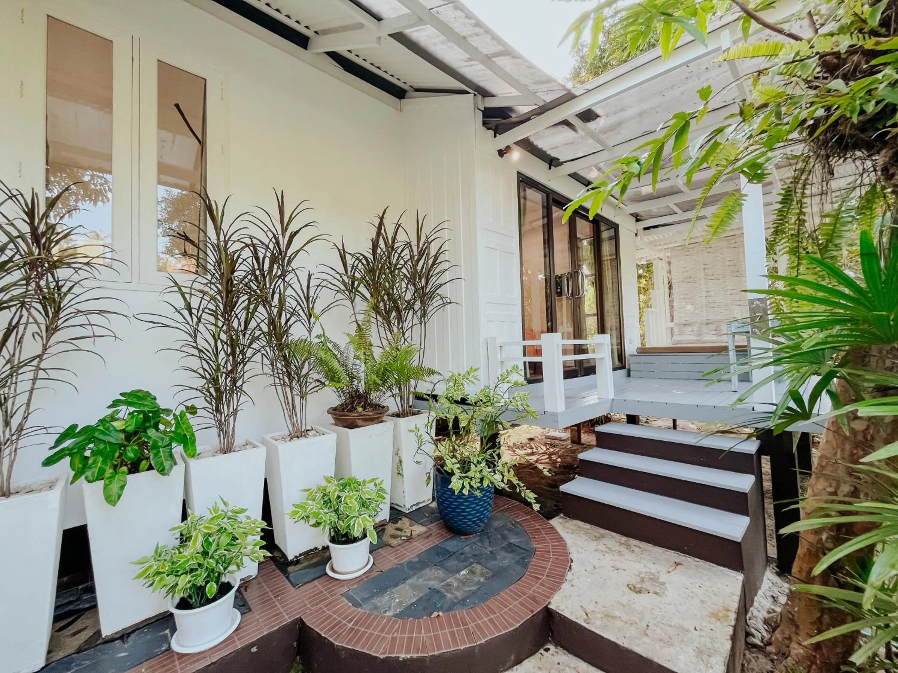 Facade/entrance in Baan Bua Cottage
