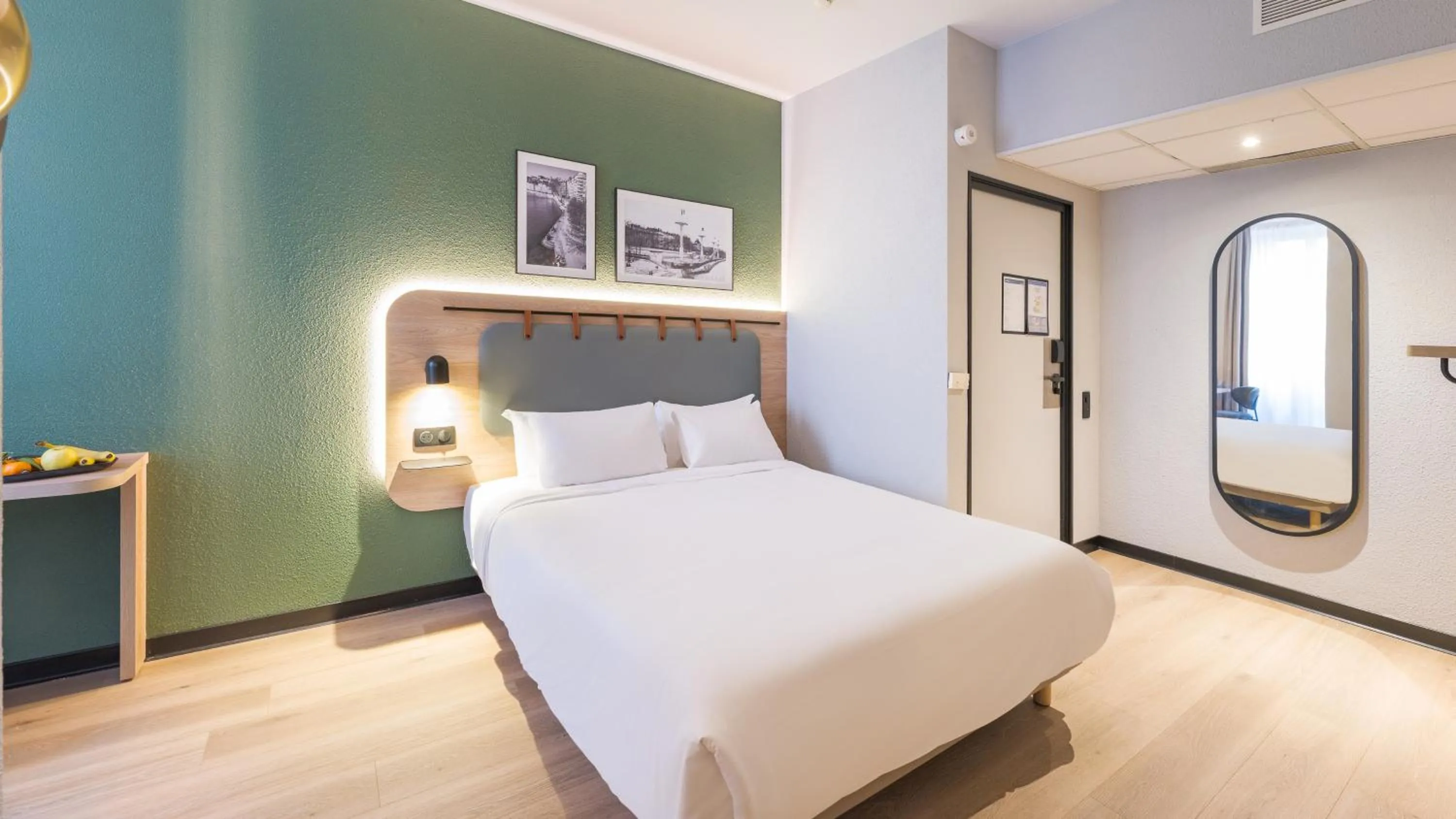 Photo of the whole room, Bed in Campanile PRIME - Lyon Centre - Gare Perrache