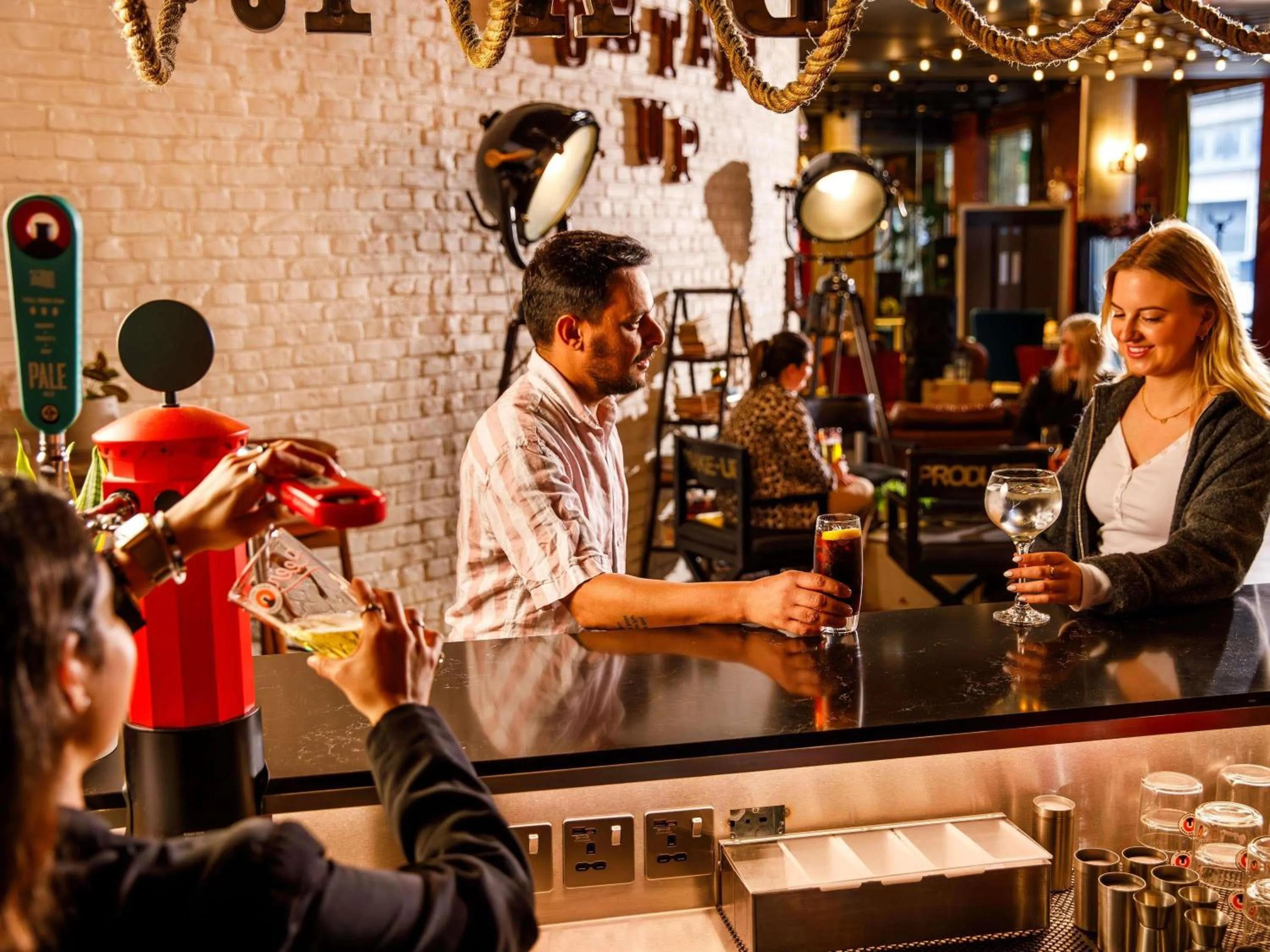 Lounge or bar in ibis Styles London Southwark - near Borough Market