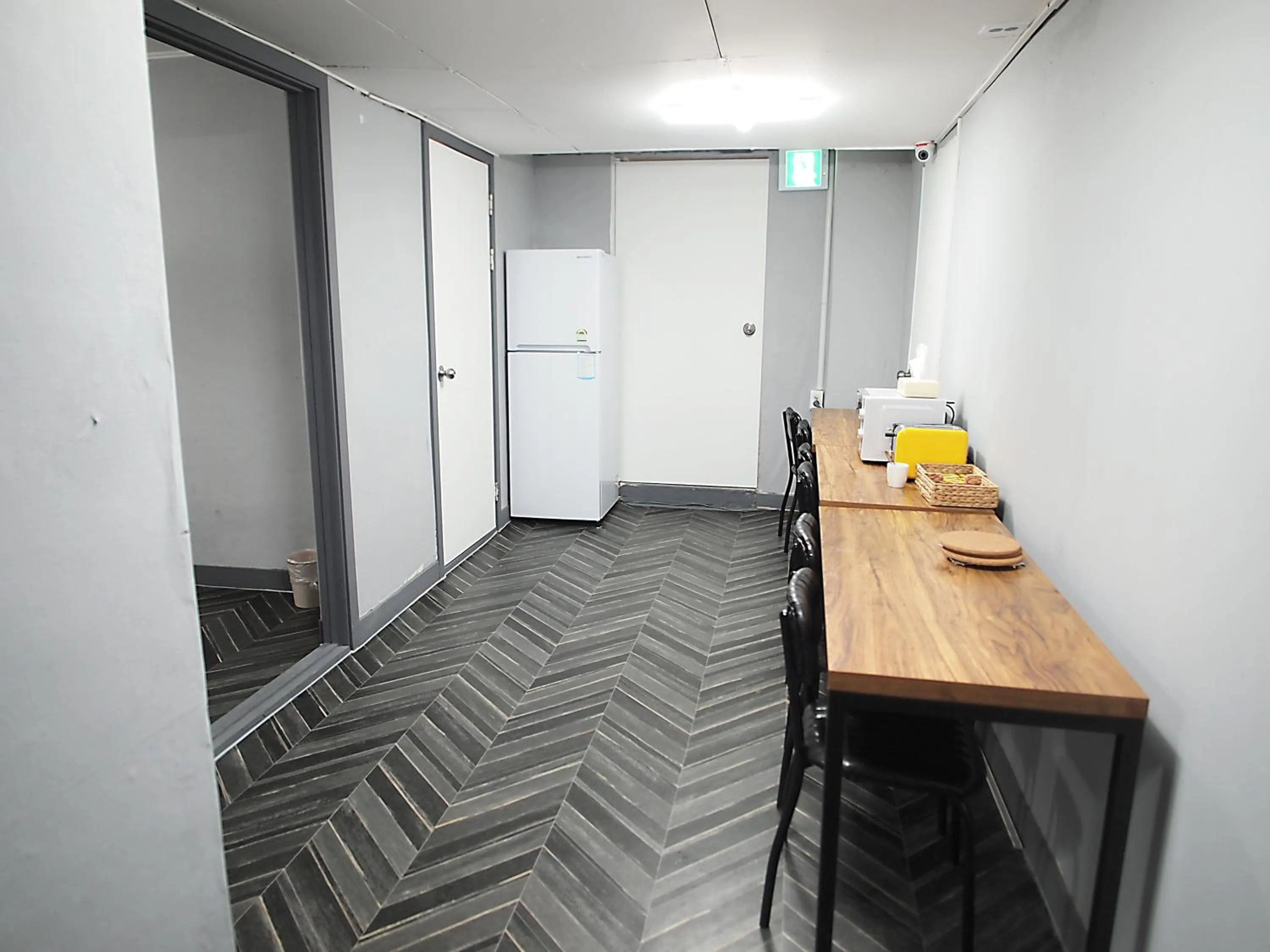 Communal lounge/ TV room in Hotel Park Hill Myeongdong